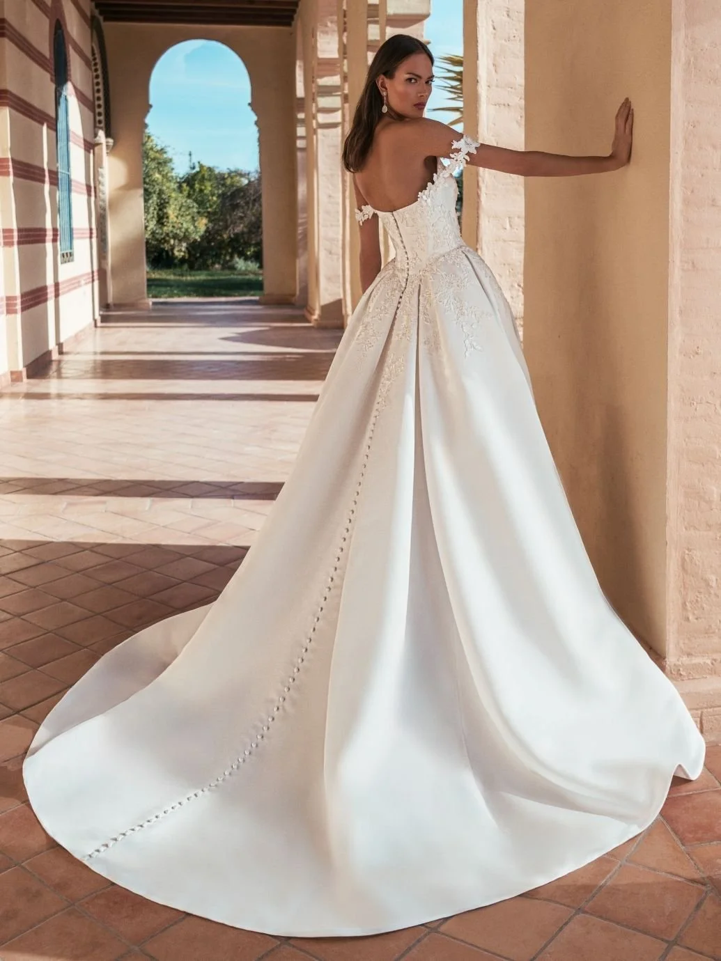 Sophia_Grace_Couture_Enzoani_Uritza_Wedding_Dress_2.jpg