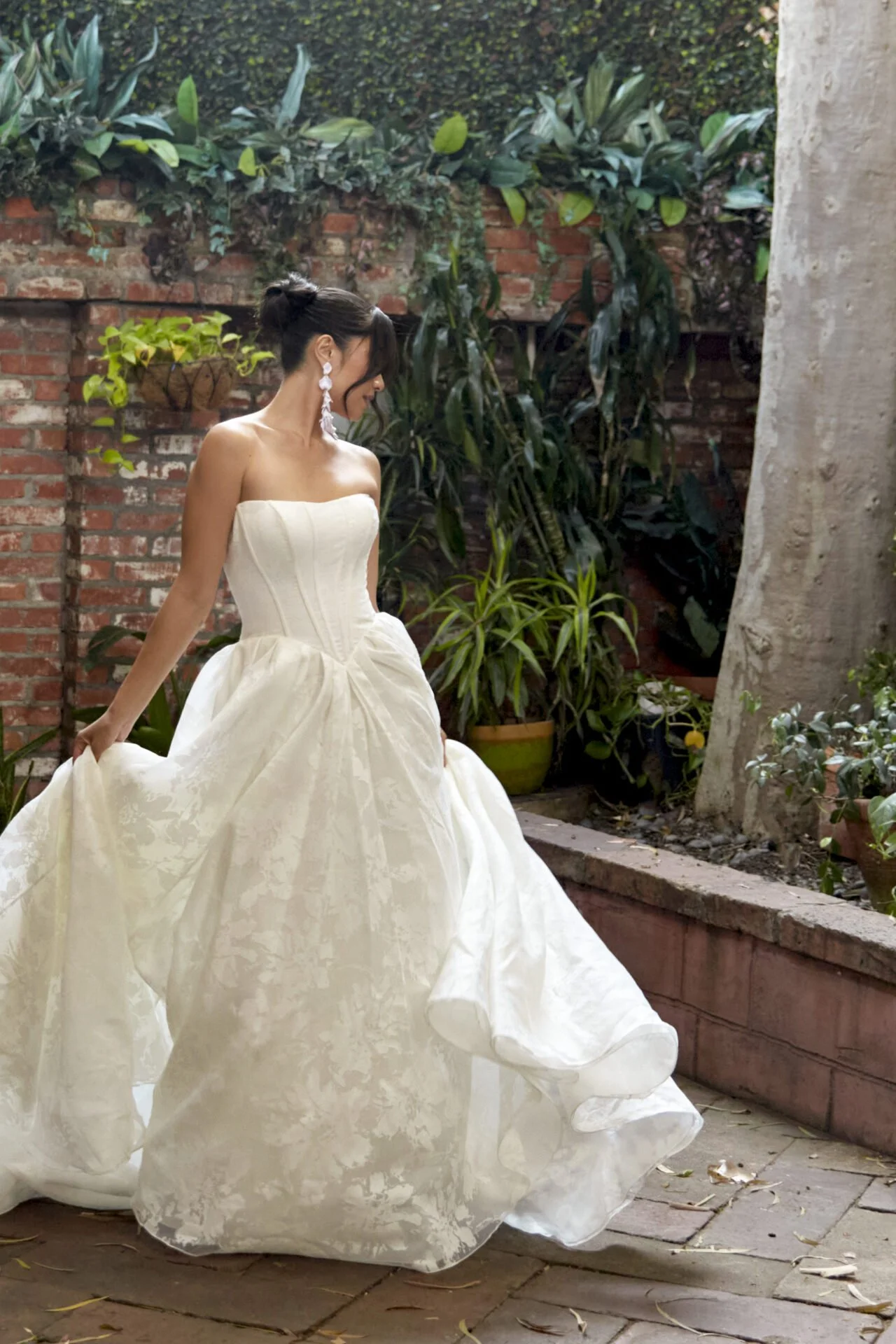 D4158-S24-INF-ESS-13-1280x1920.jpg