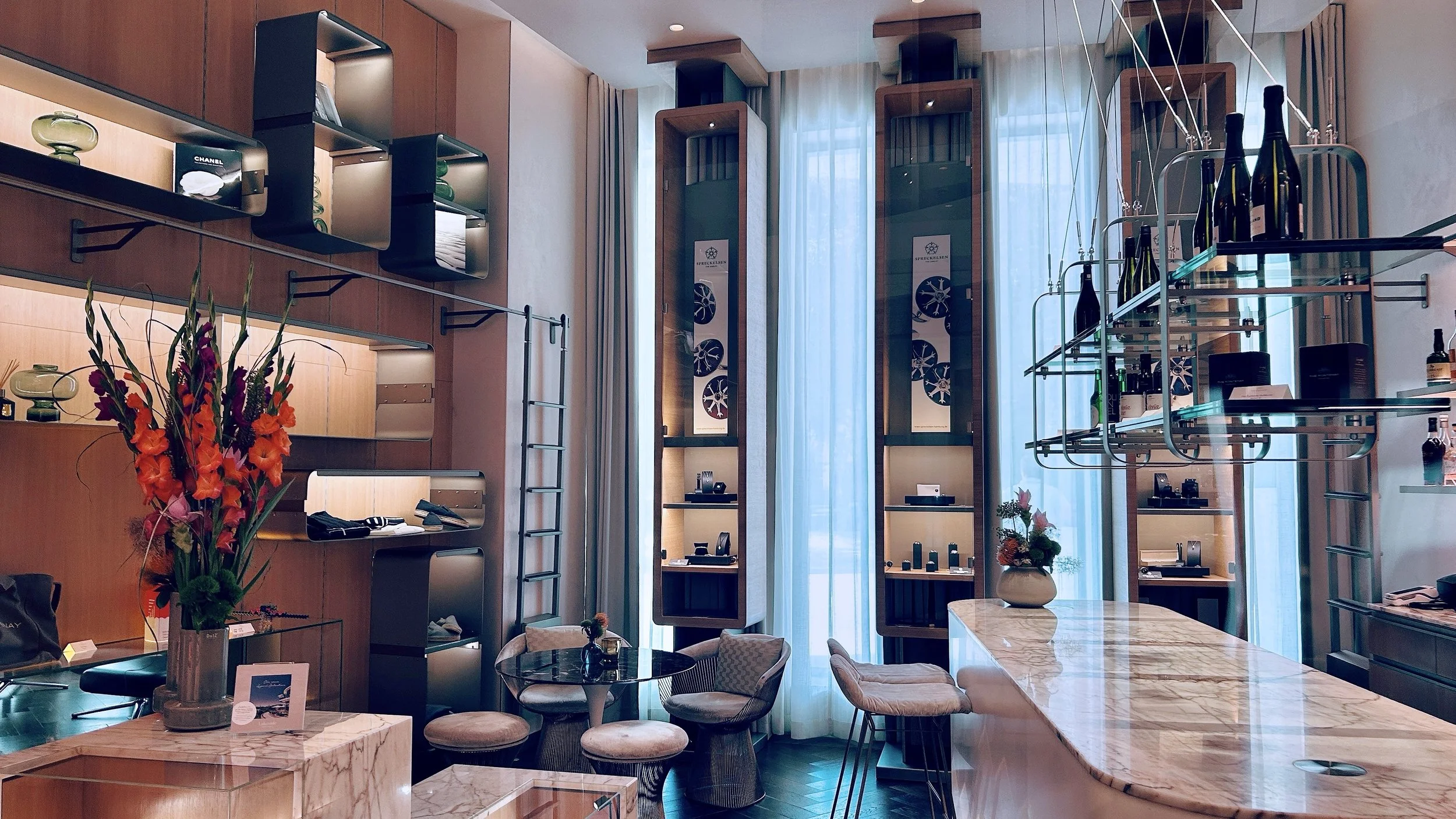 大厅咖啡屋.jpg