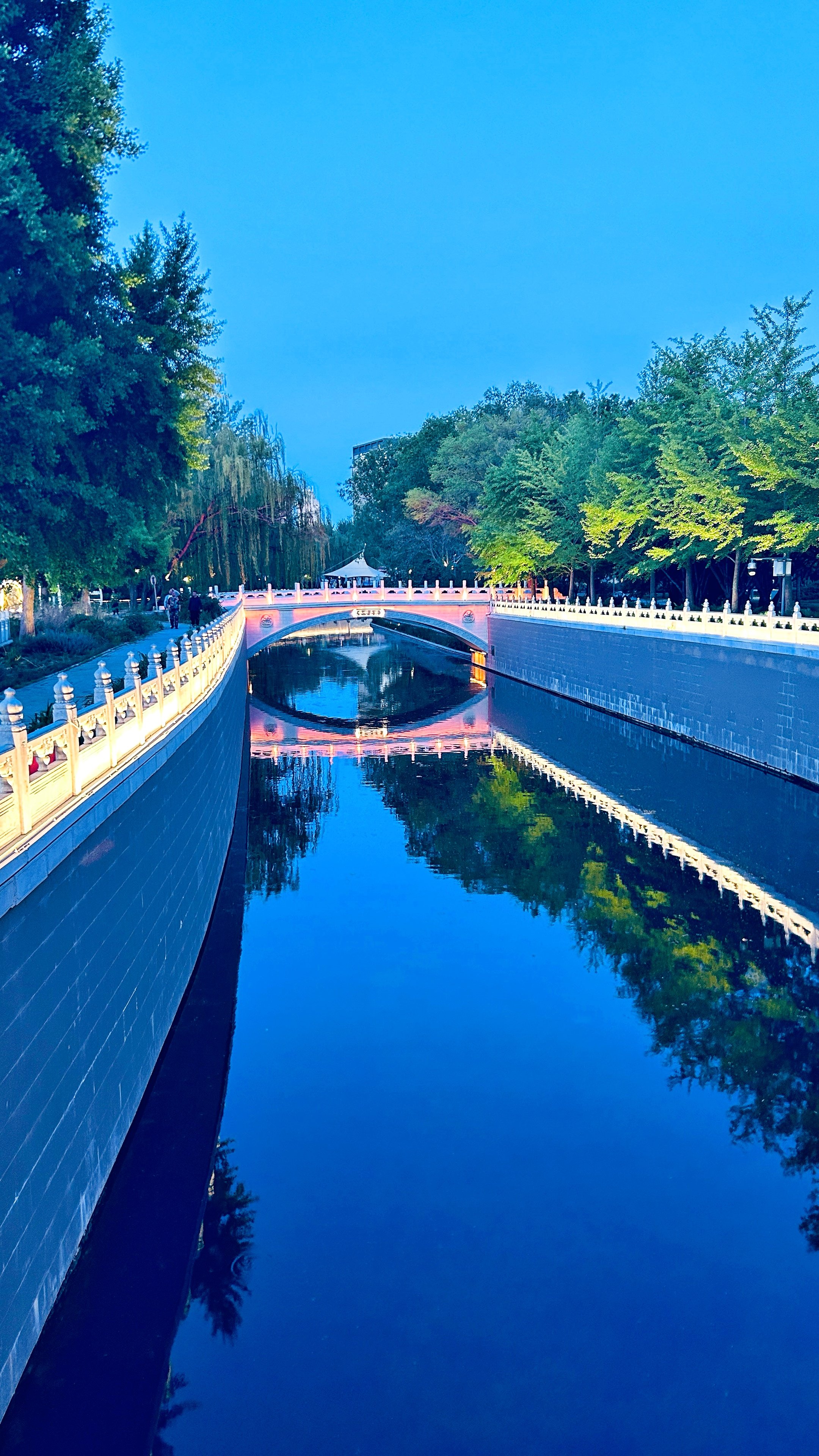 竖-外河.JPG