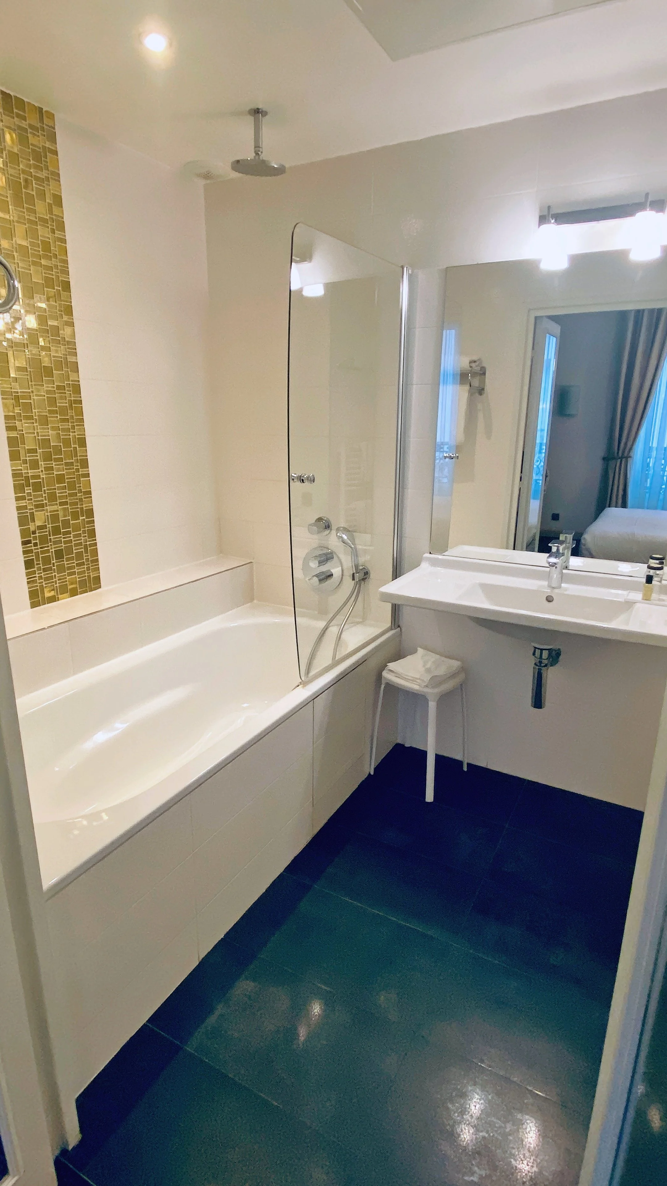 hotel3.JPG