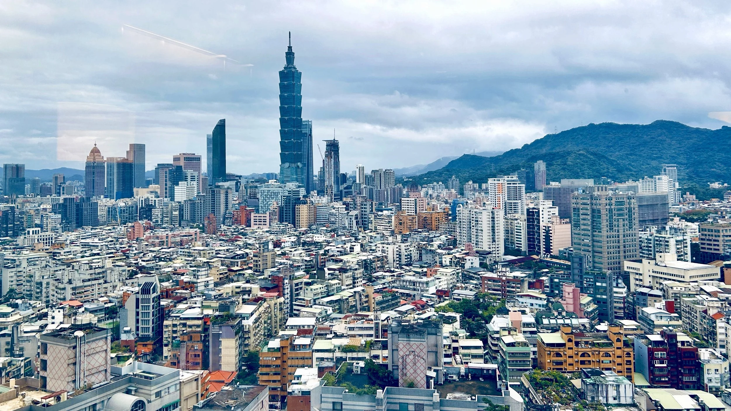 房间全景.jpg
