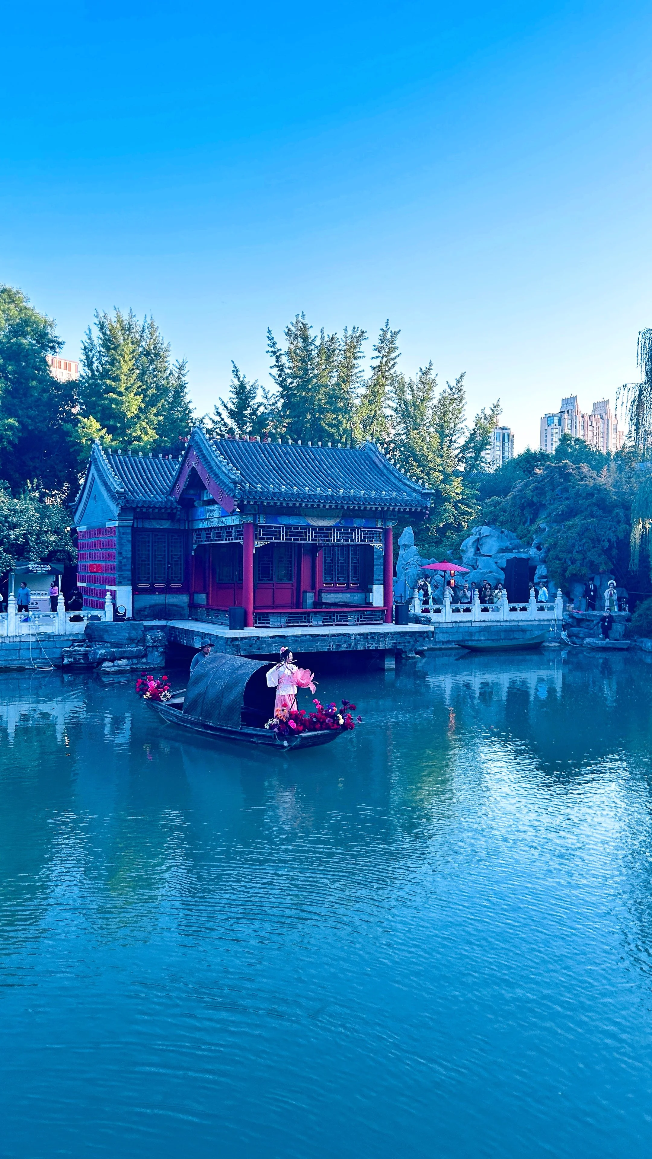 竖-湖2.JPG