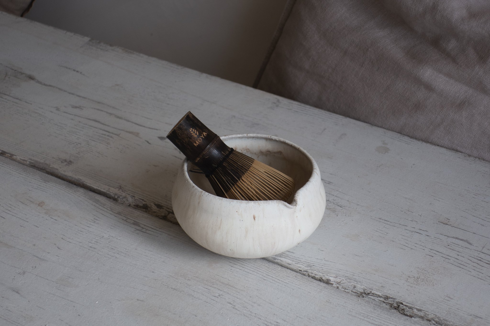 Curvy Matcha Bowl in Oat