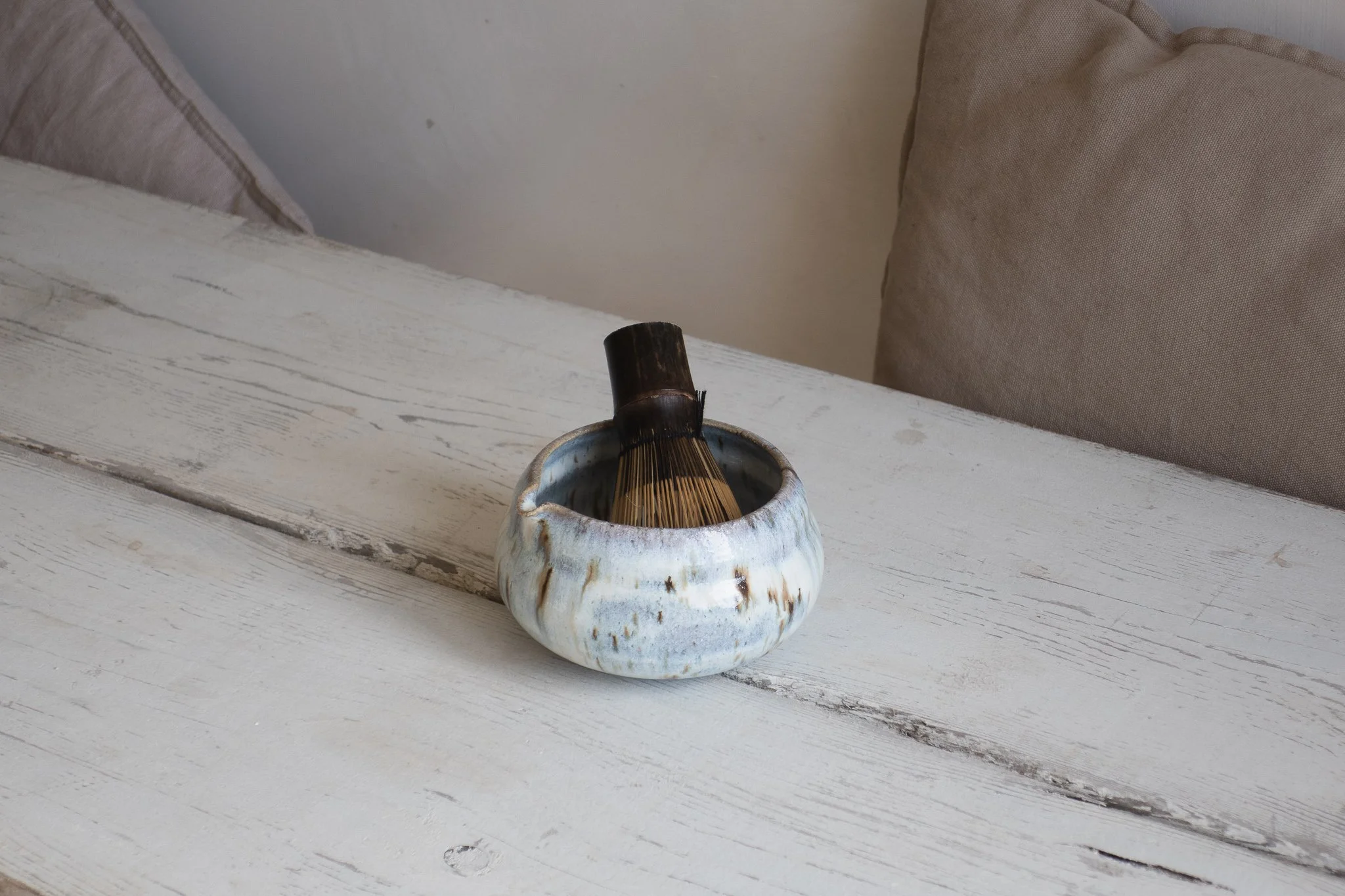 Curvy Matcha Bowl in Shore