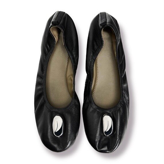 This season there&rsquo;s only one flat shoe to be seen in&hellip; welcome back the ballet pump.  Mary Jane straps are a bonus.❤️JE Shop link in bio
.
.
.
#balletcore #balletflats #balletpumps #ballerinaflats #flatshoes #shoeporn #shoeaddict #juliaed