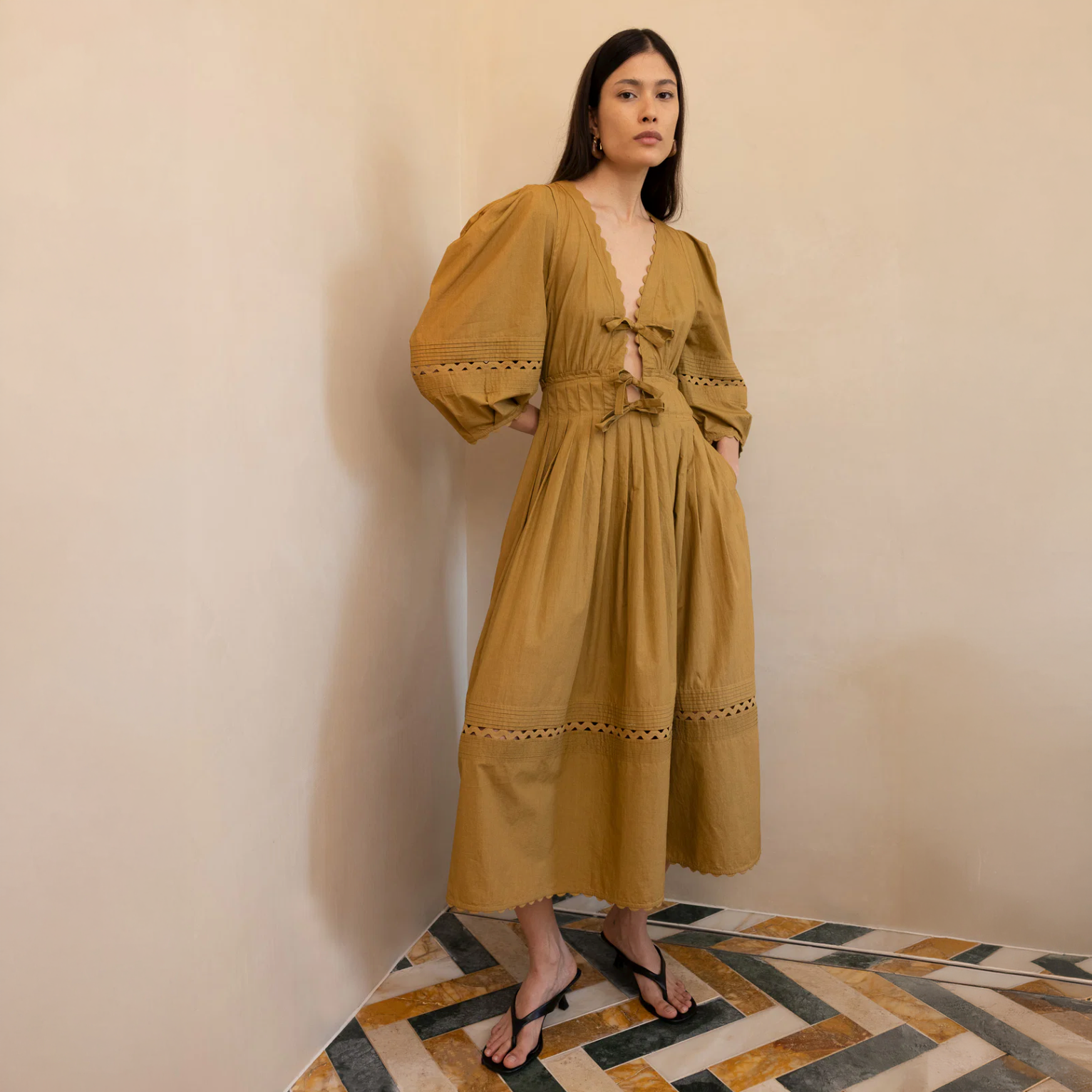 Midi V Neck Dress With Balloon Sleeves