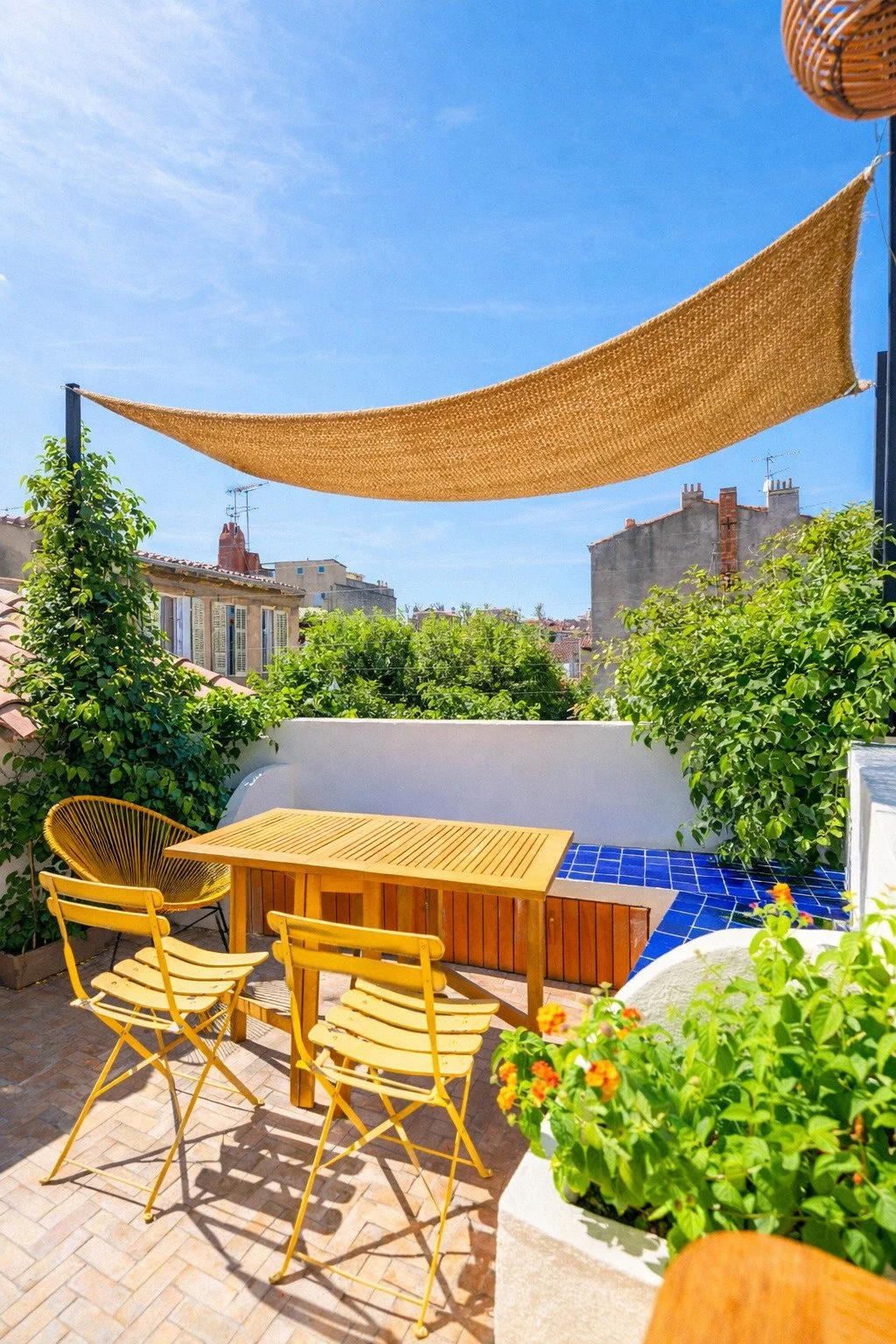 amenagement-terrasse-tropézienne-marseille-style-mediterraneen.jpg