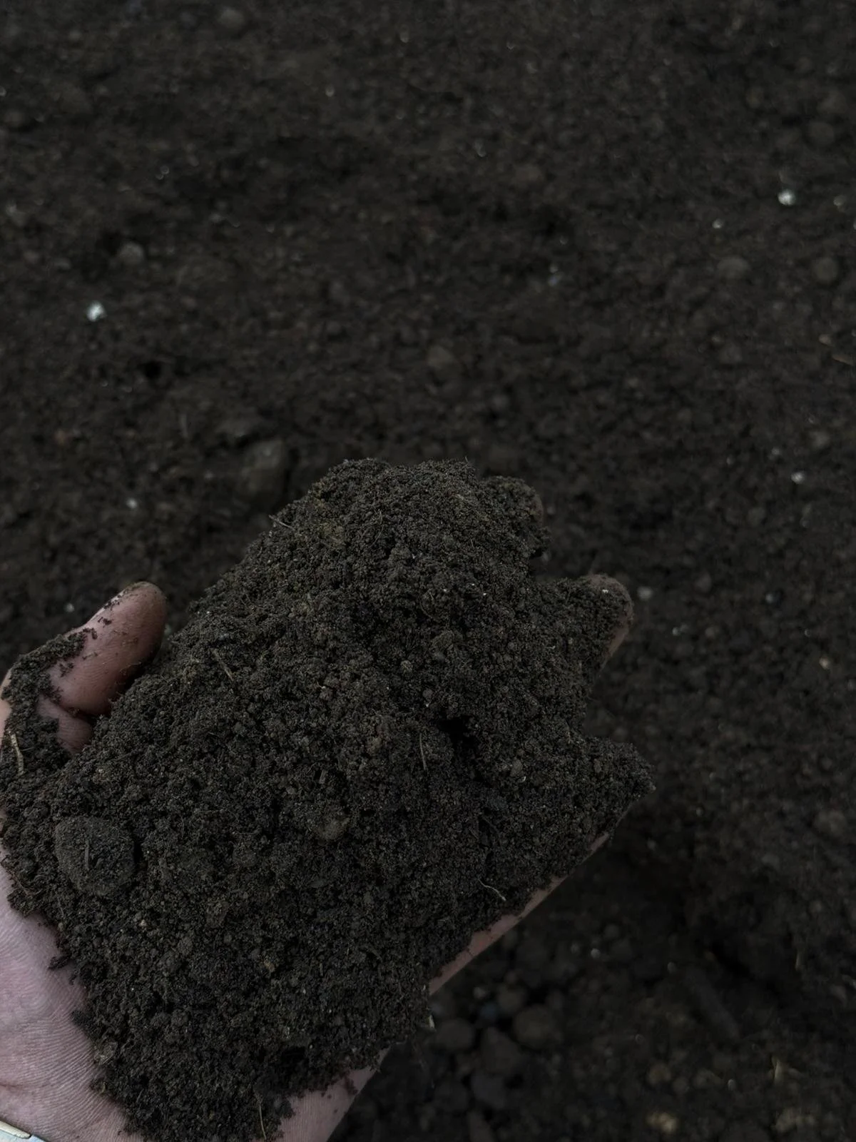 Full Load of Premium Topsoil & Compost Mix 0/5mm – Quality Soil ...