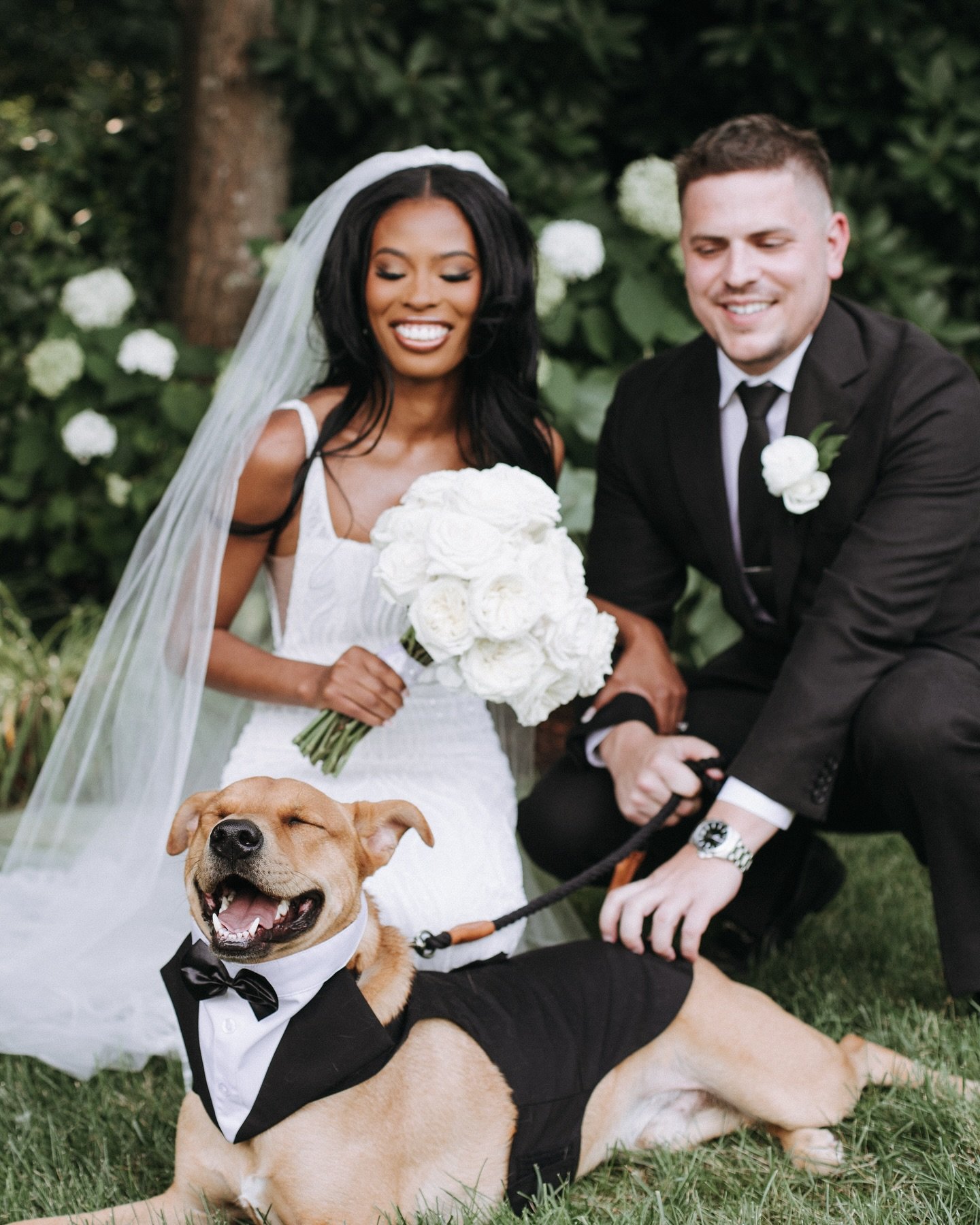 Manifesting warmer weather by sharing this gorgeous New England garden wedding 🌿⛅️
