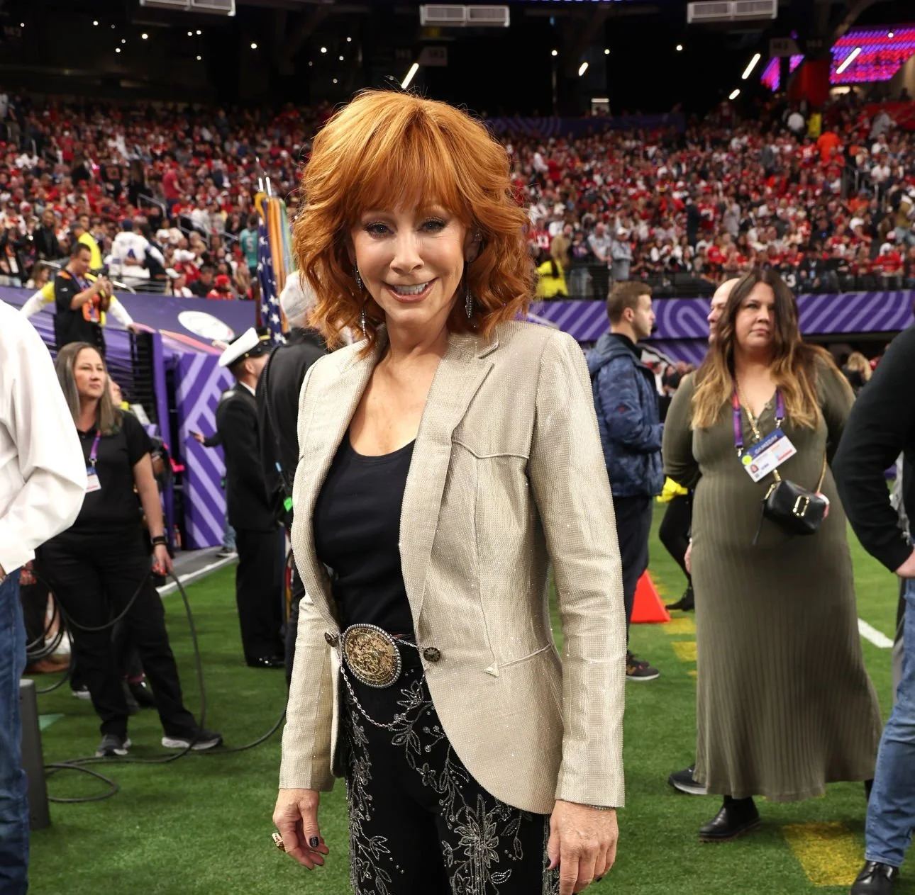 Reba Delivers Spirited National Anthem at Super Bowl LVIII 