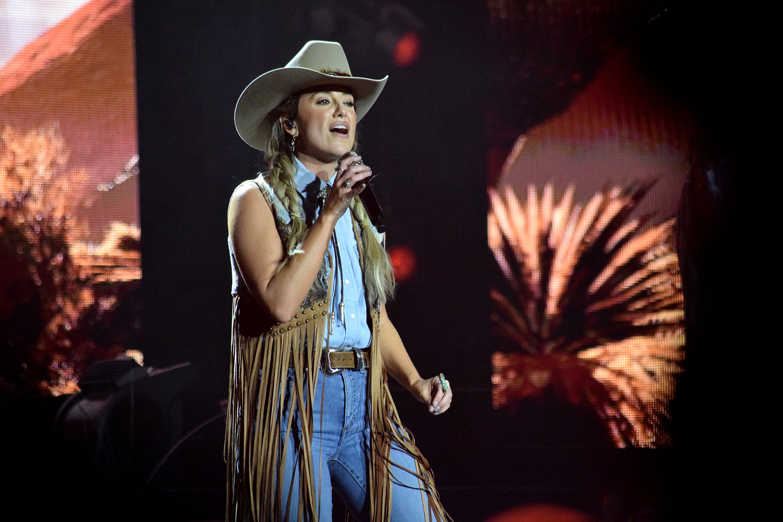 Country’s Cool Again: Lainey Wilson Plays Evansville, Indiana