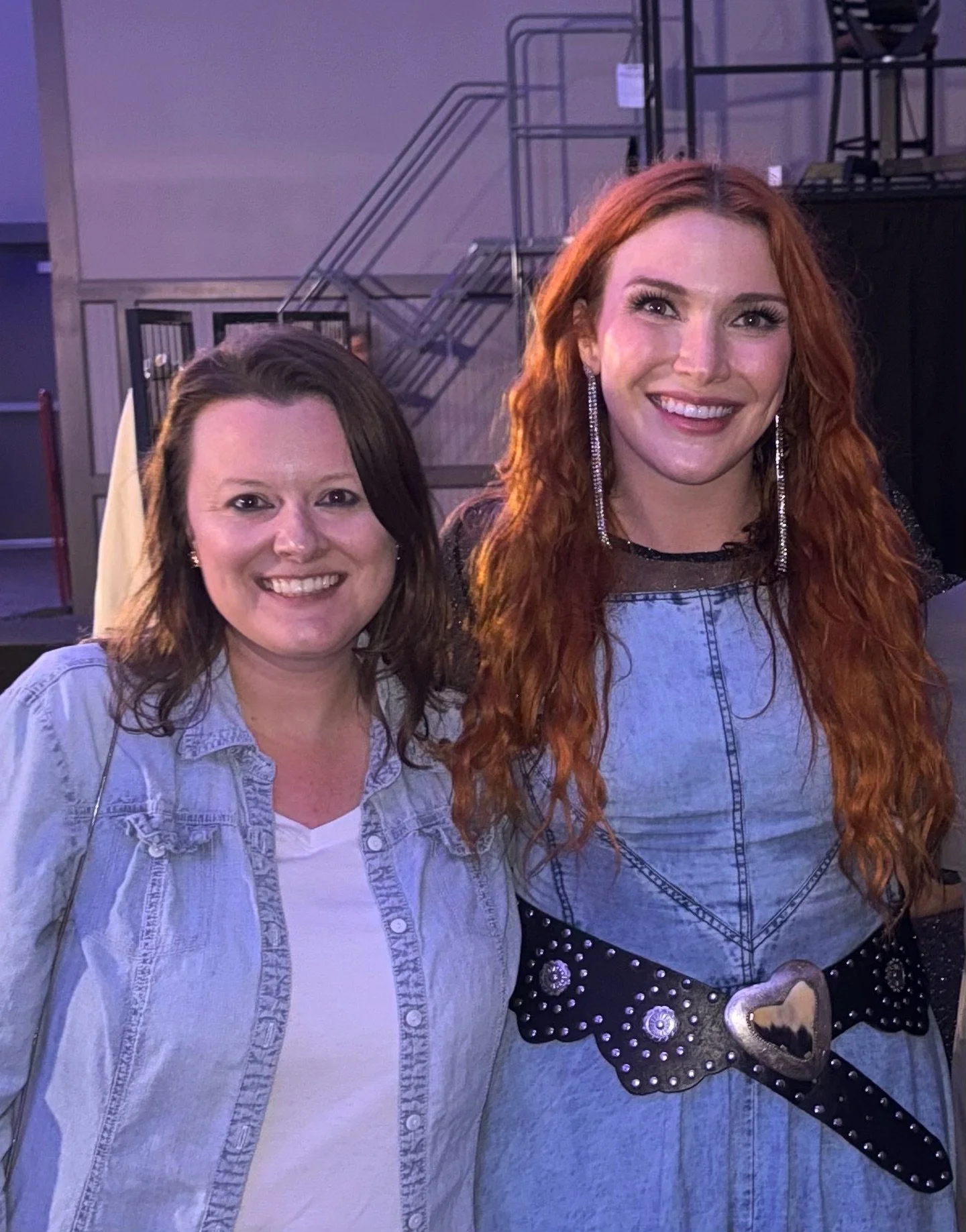 Superstar performance from @cayleehammack at @frenchlickentertainment this weekend! Go stream &ldquo;Bed of Roses&rdquo; - it&rsquo;s quickly become a go-to album for me. 🌹Can&rsquo;t wait to dive into her new book! 📖