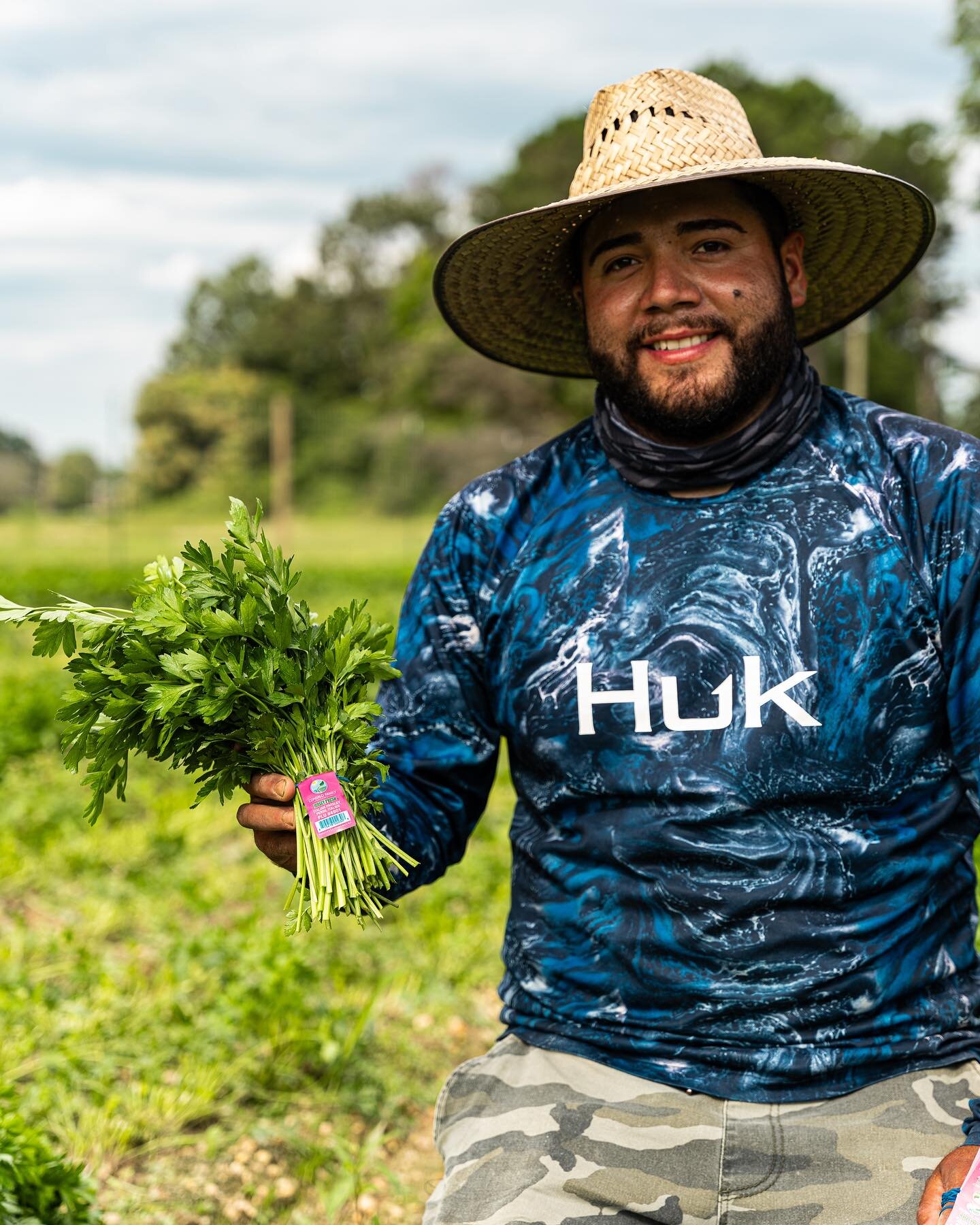 Farm-fresh parsley straight from our fields to your home! 🏡

👨🏻&zwj;🌾 Family owned grower, packer, shipper, importer, &amp; distributor
📍Vineland &bull; Newfield &bull; Hammonton &bull; Egg Harbor City, NJ
🍊Little Smoochies &reg;
______________