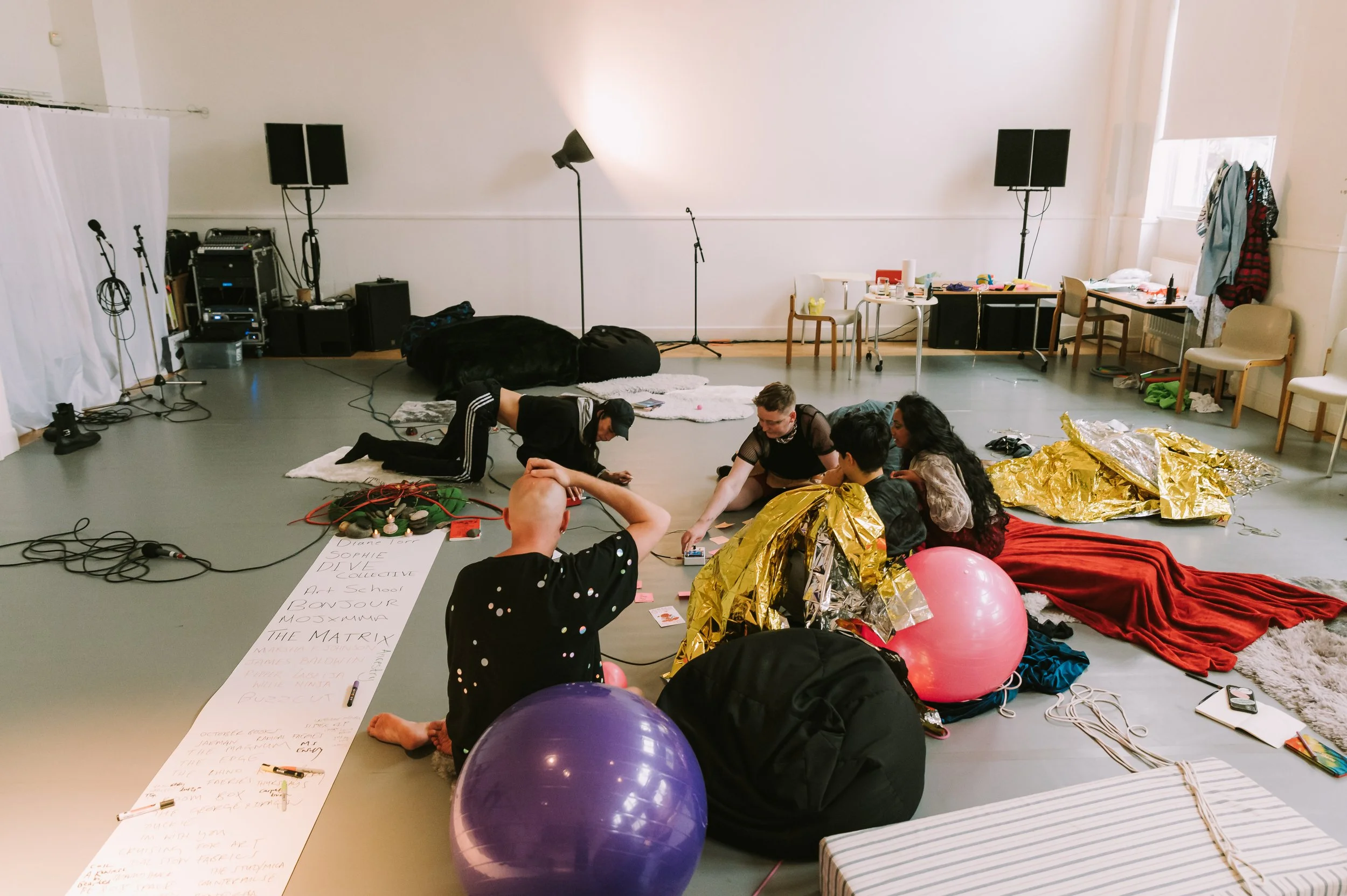 NEUROQUEER_CABARET_RD_2024_TiuMakkonen_HiRes-112.jpg