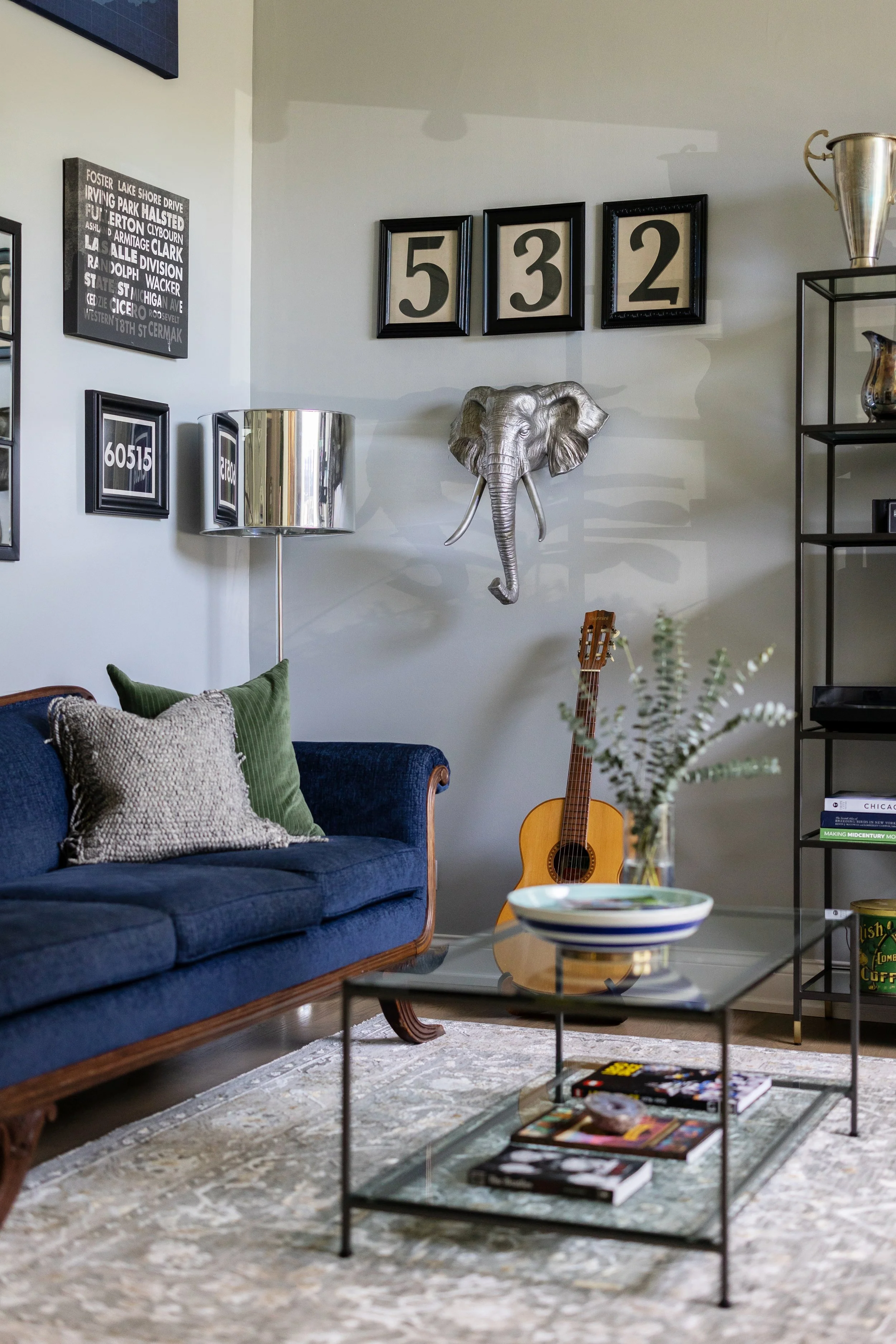 Y&B-FrontRoom-9.jpg