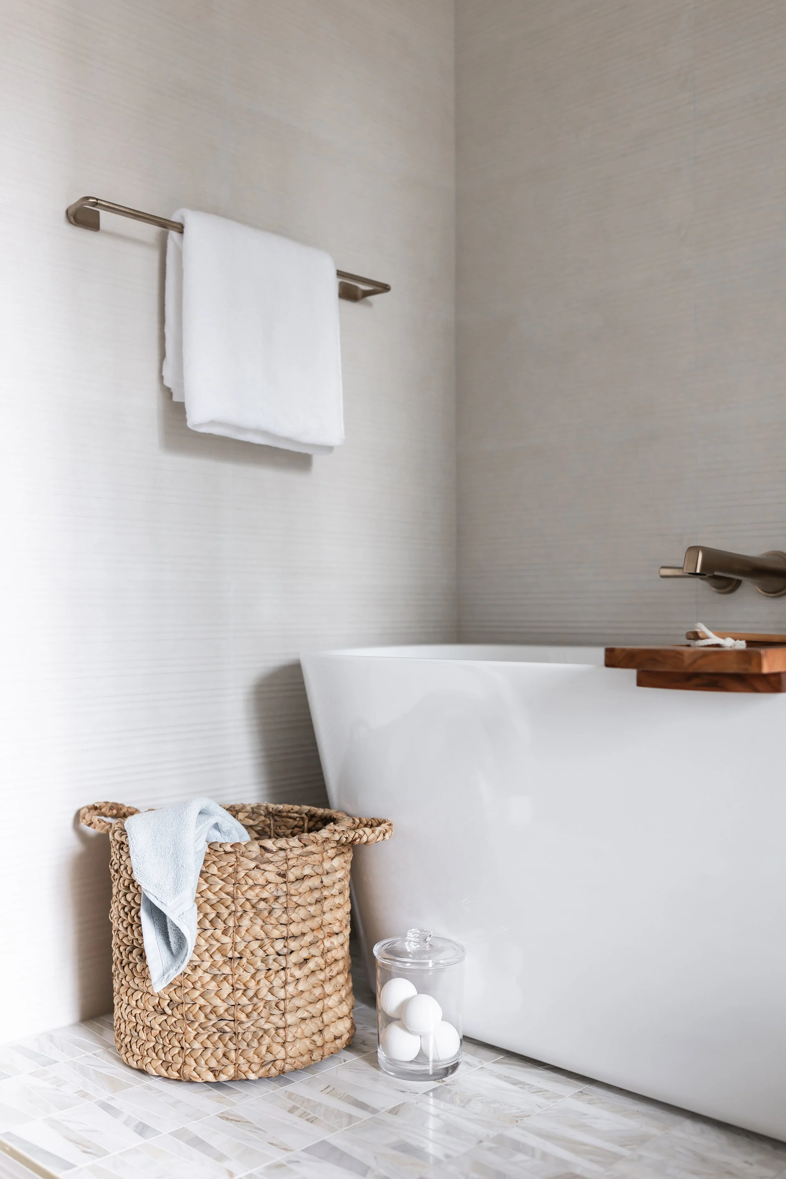 Y&B - Outline-50.jpg