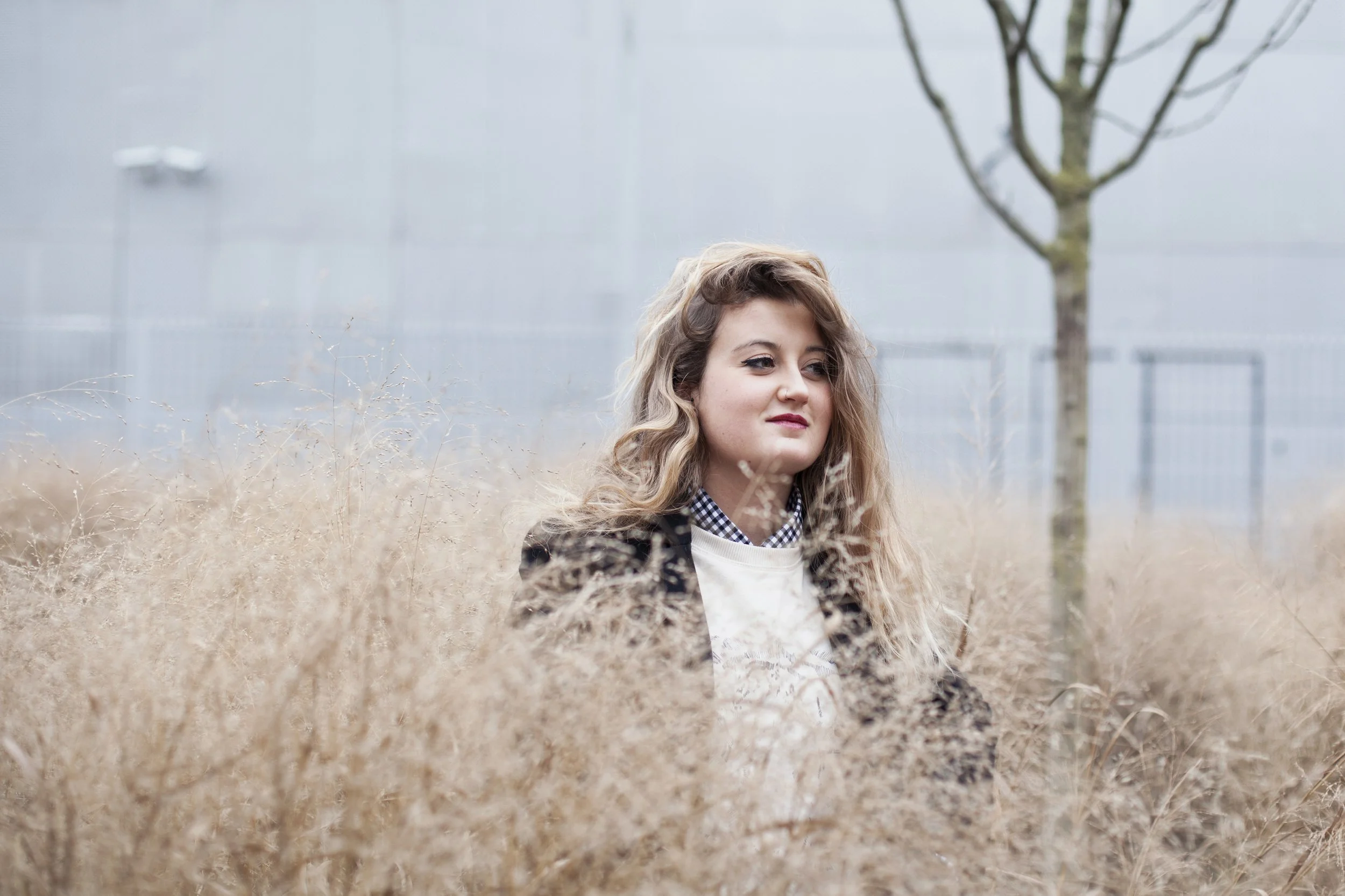 Alexia MARIN Photographie fille dans les champs