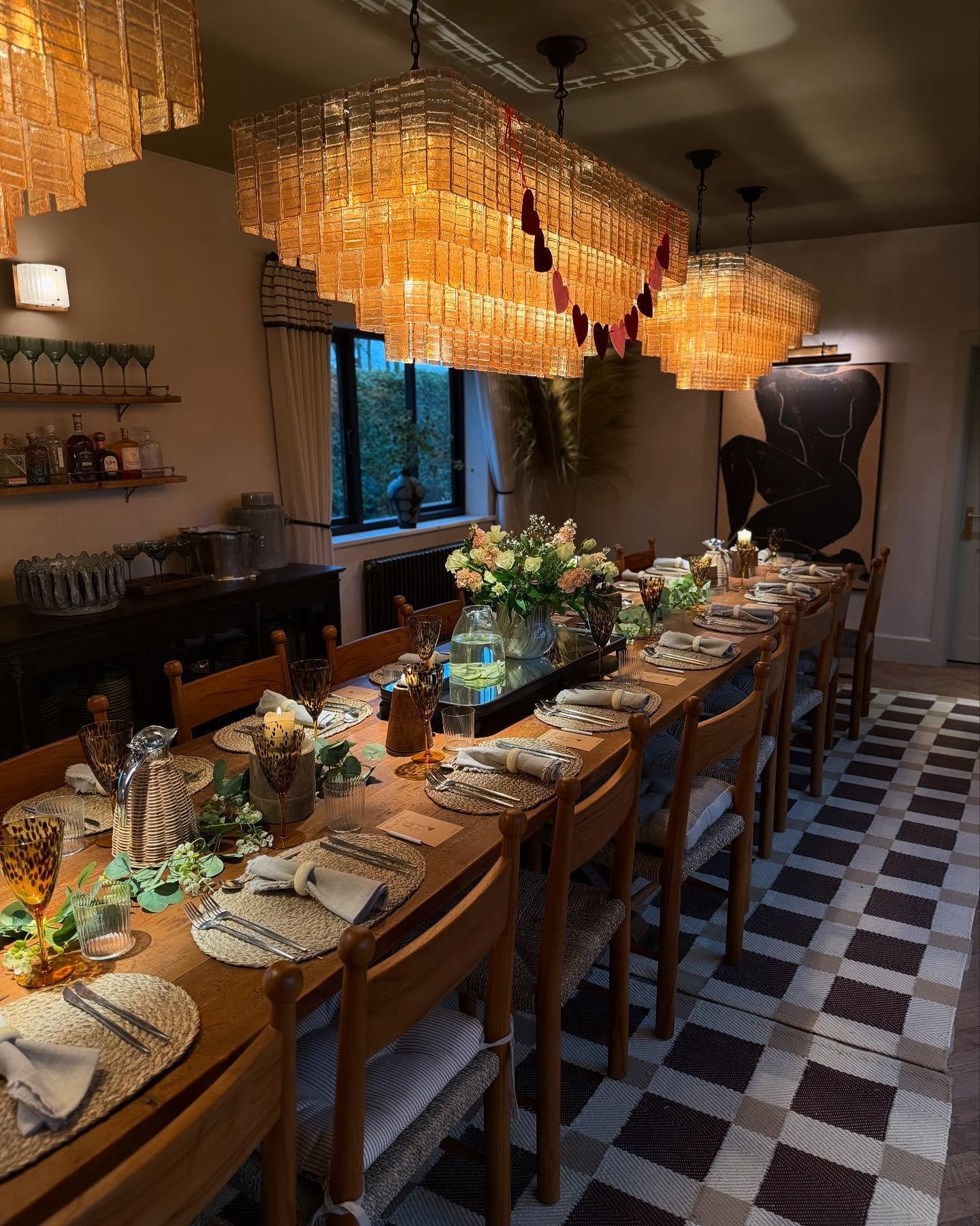 A SPRING CELEBRATION
Throwback to cooking at the spectacularly beautiful @eastleighcourt a few weeks ago. Everything was so beautiful and intentionally designed, I never wanted to leave!
Guests enjoyed a spring produce extravaganza, including:
Wye v