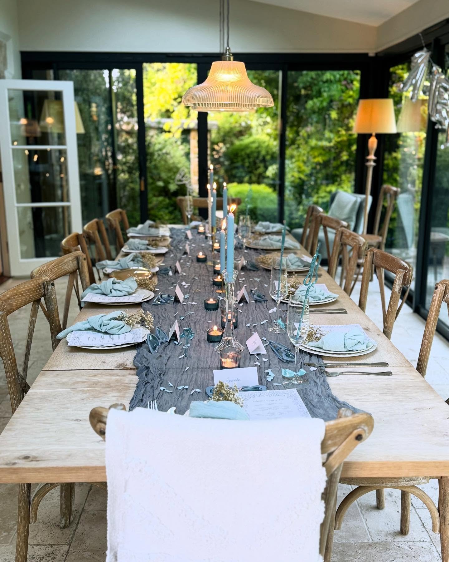 A beautiful table for a beautiful Ionian feast for last night's clients at the always gorgeous @dillingtonestate ๐ฉต
