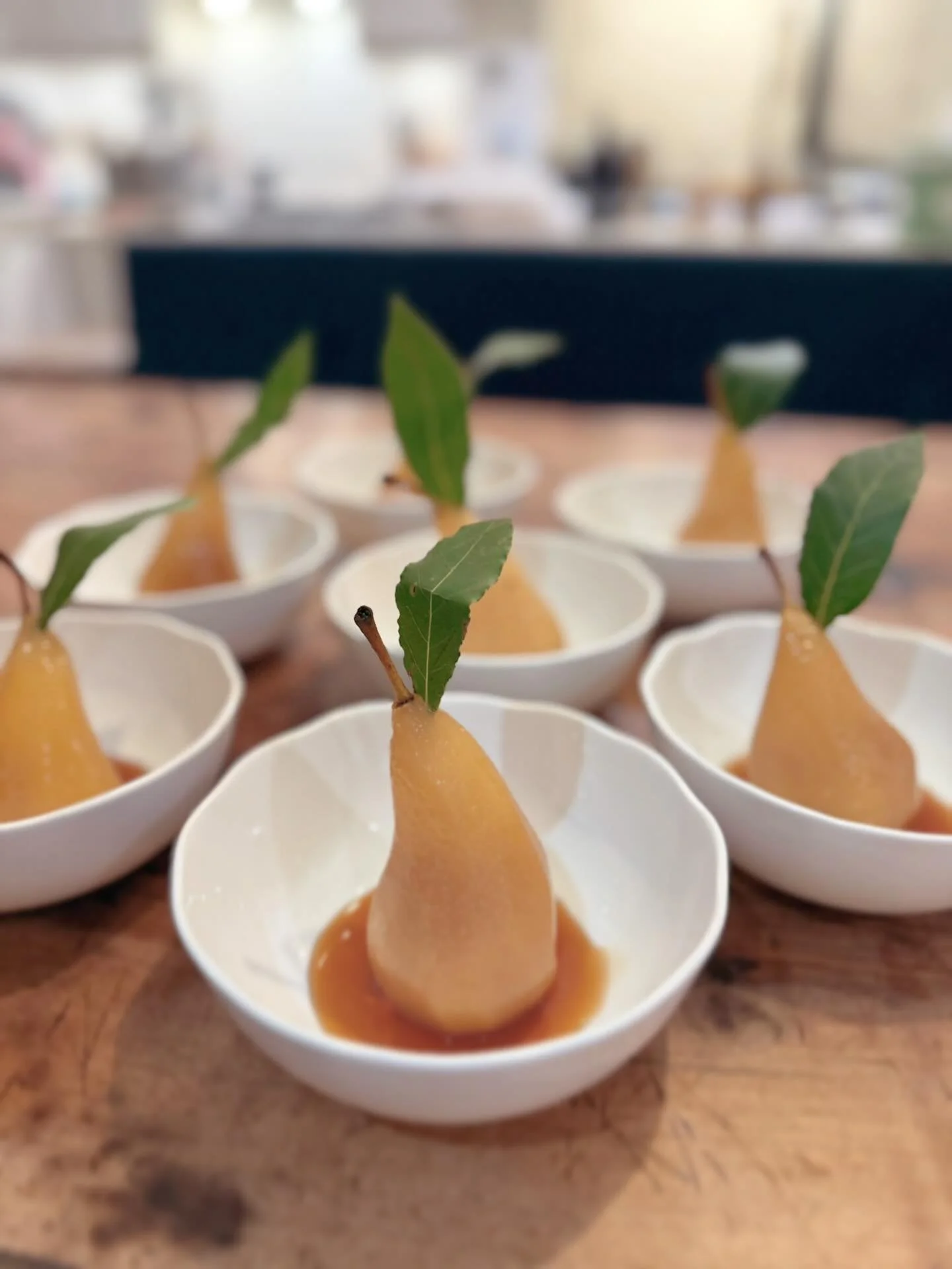 ROOIBOS POACHED PEAR 🍐
Possibly the most perfect dessert for this time of year. Spiced, aromatic rooibos syrup is everything, especially when paired with olive oil ice cream. This was the ideal end to Monday&rsquo;s dinner at @hengeestate - menu als