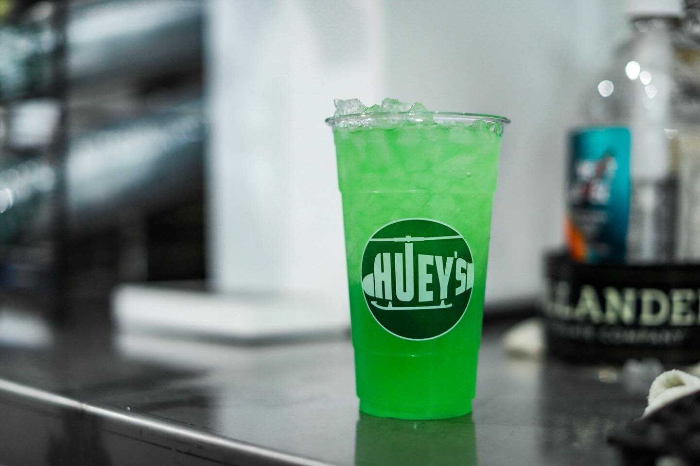 Happy St. Patrick&rsquo;s Day! Hope everyone is having a great weekend. Swing by Huey&rsquo;s and grab your favorite green drink!
&bull;
&bull;
&bull;
#hueyscoffee #hueys #stpatricksday