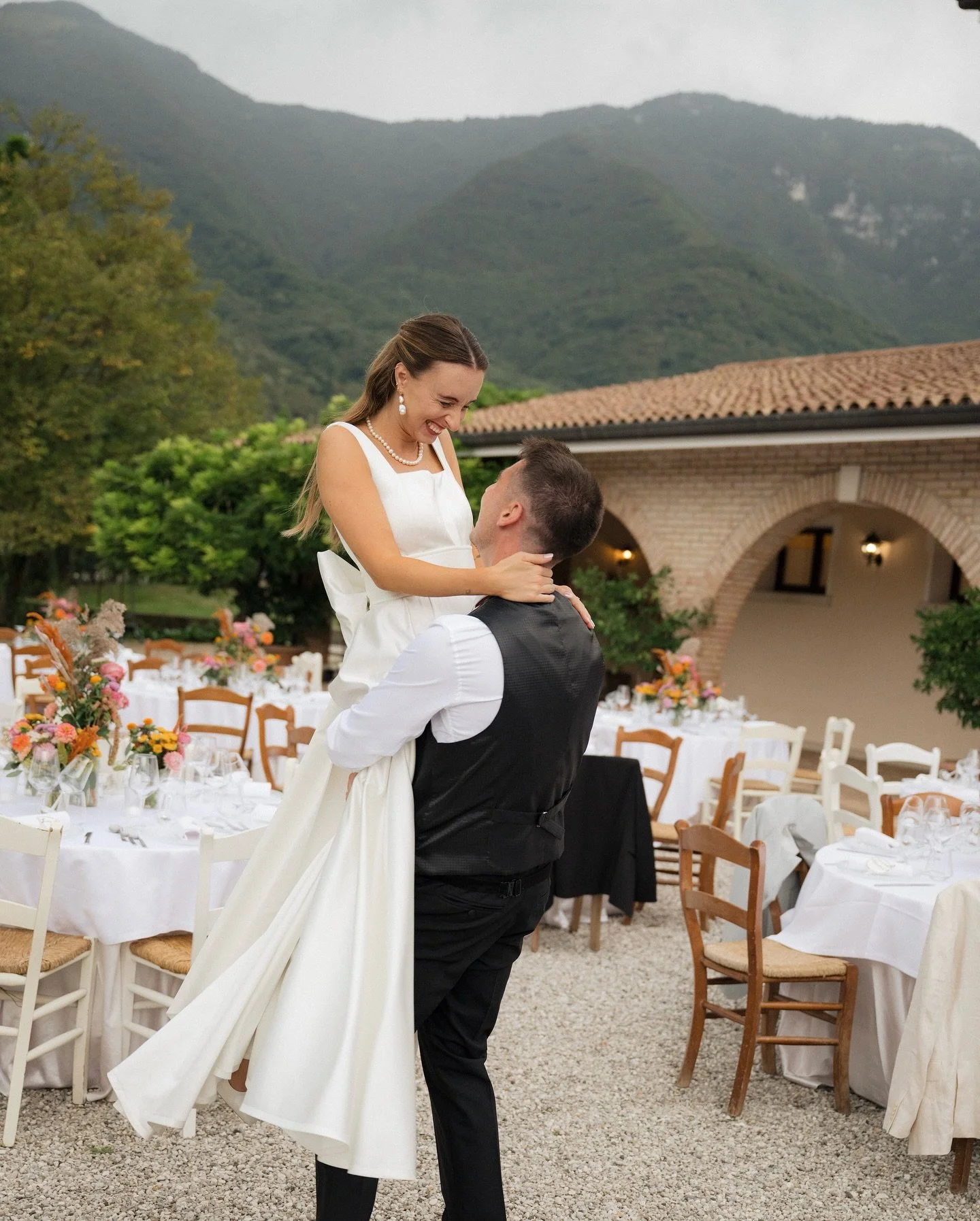 Just joy, all day long 🥹💐✨ @martinaboggianph