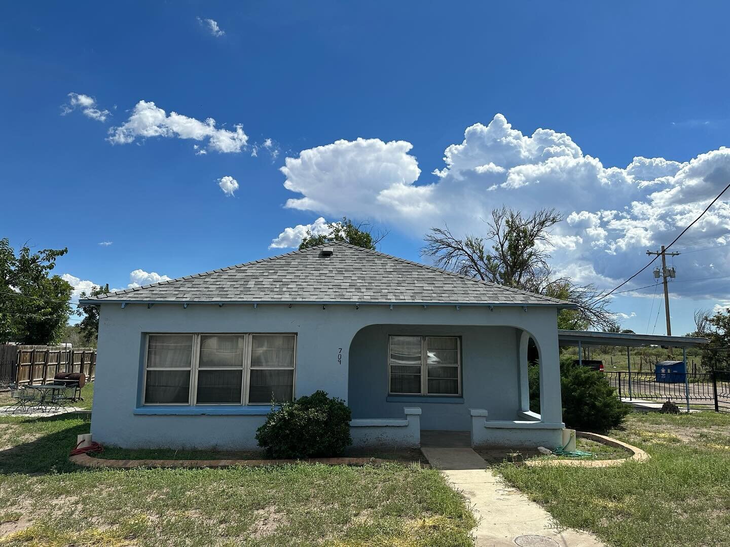 709 W Waco St Large Corner Lot with well kept 3 Bedroom / 2 Bathroom Family home - bonus building behind the house overlooking the parade grounds in good standing formerly a barrack at Fort D. A. Russell adds to the charm &amp; possibility $550,000 @