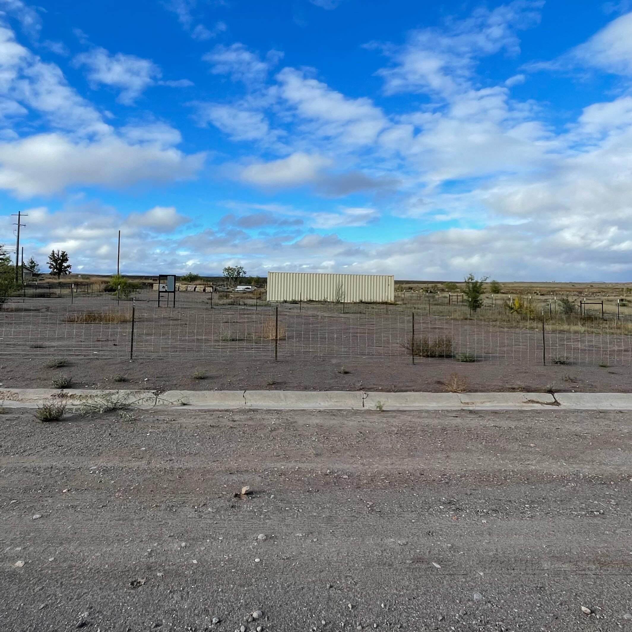 606 W 4th St Marfa, TX Fantastic oversized corner lot in the residential North West area of Marfa.
Situated on the recently extended N Plateau St the lot boats buried electric with new city sewer connections &amp; water hook ups / Idyllic spot to bui