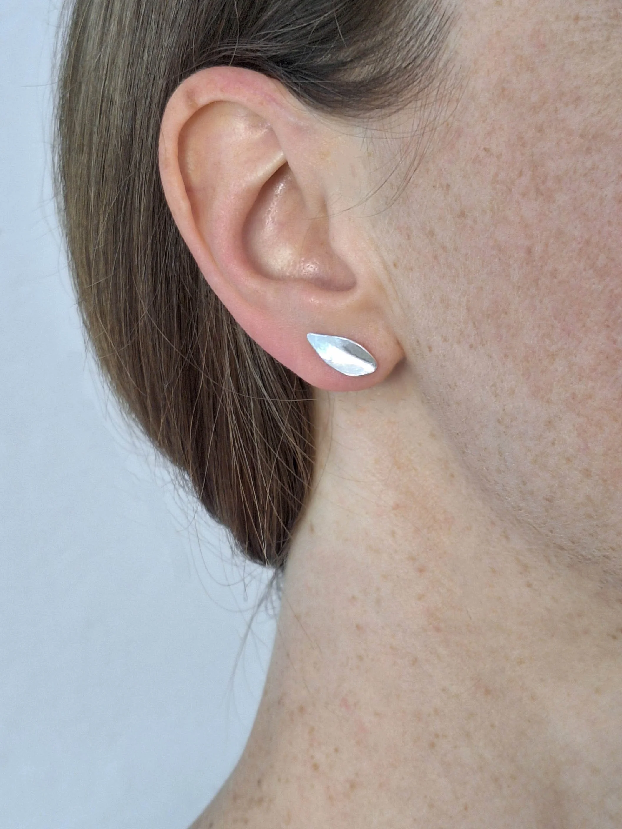 petjana-earrings-leaf (3).jpg