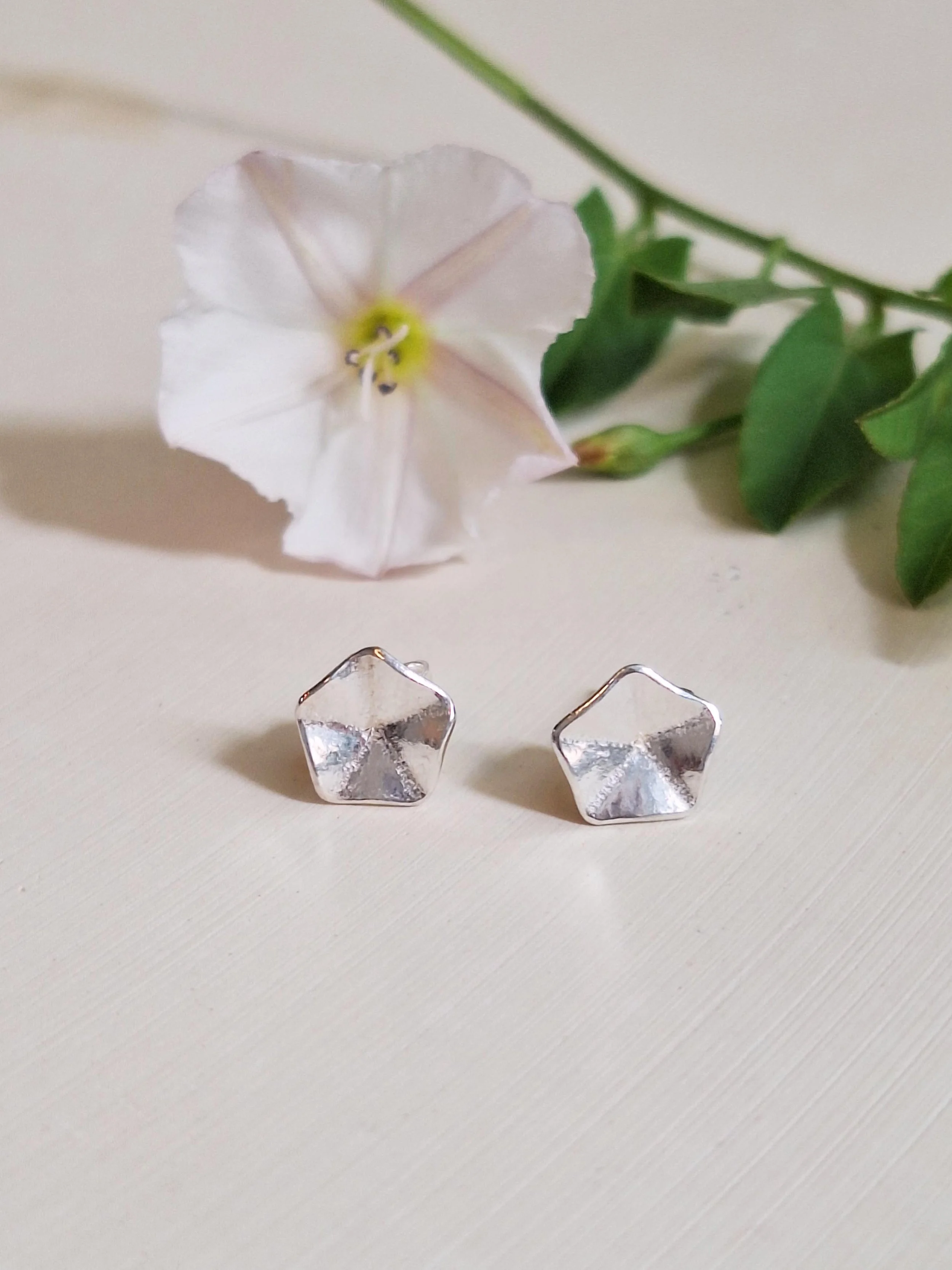 petjana-earrings-flower (2).jpg