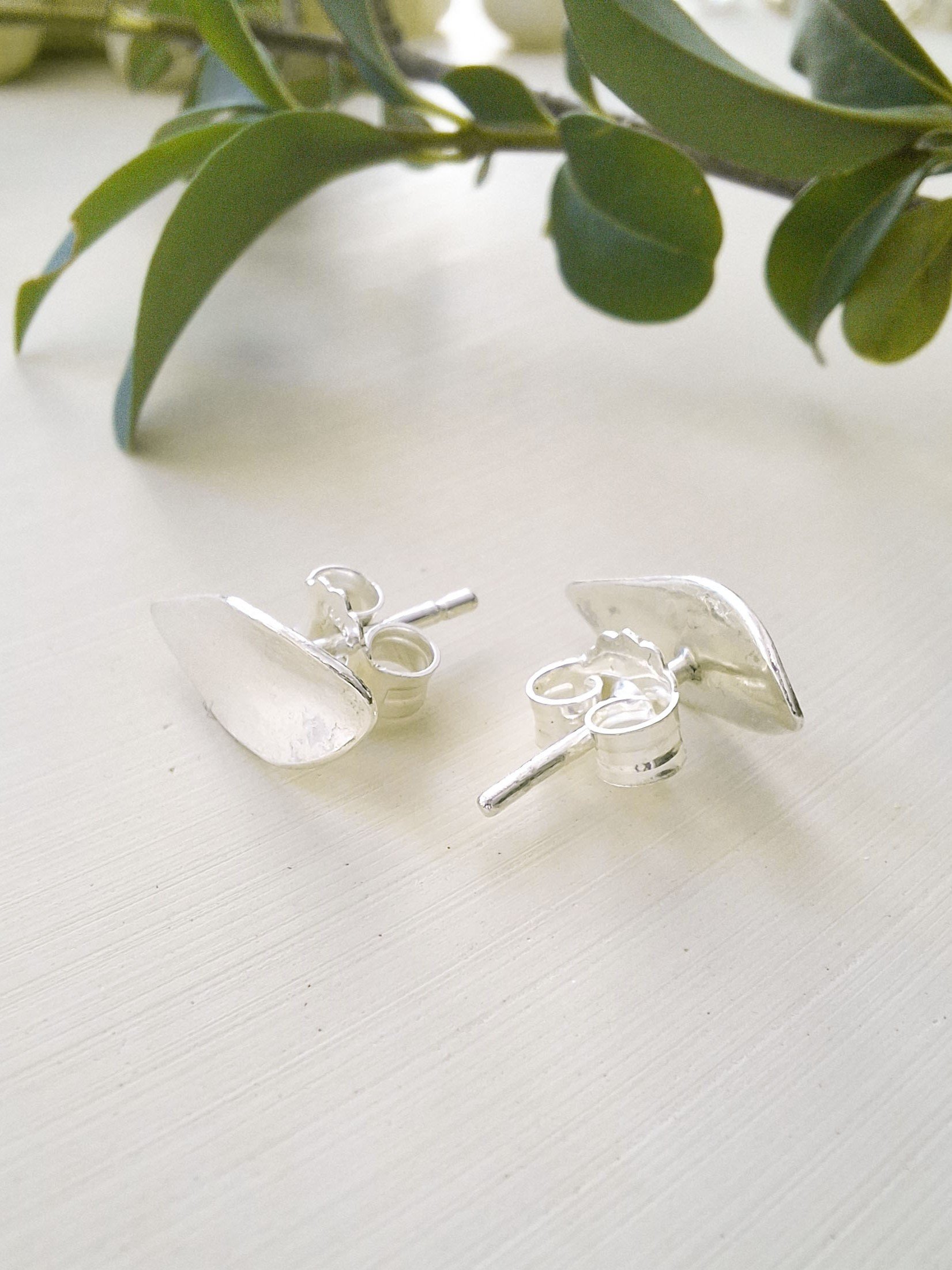 petjana-earrings-leaf 5.jpg