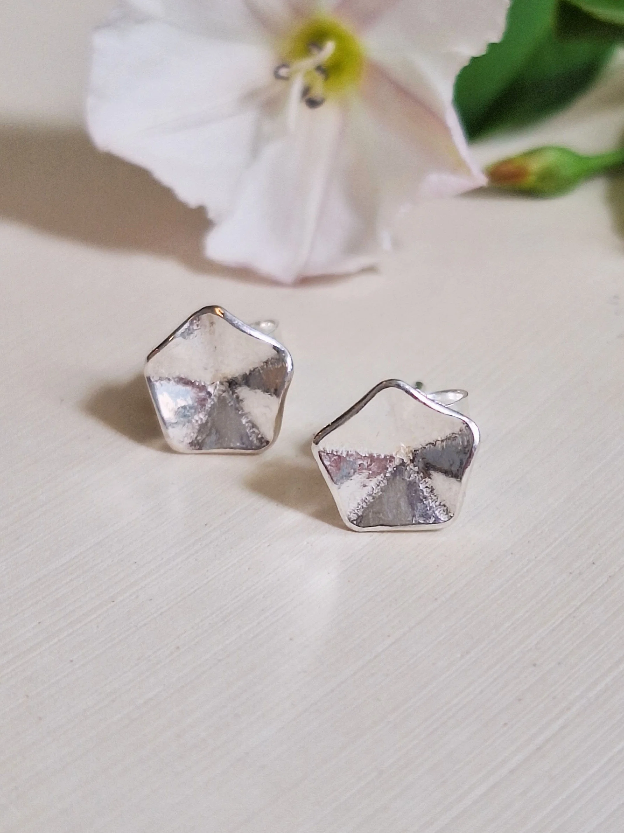 petjana-earrings-flower (1).jpg