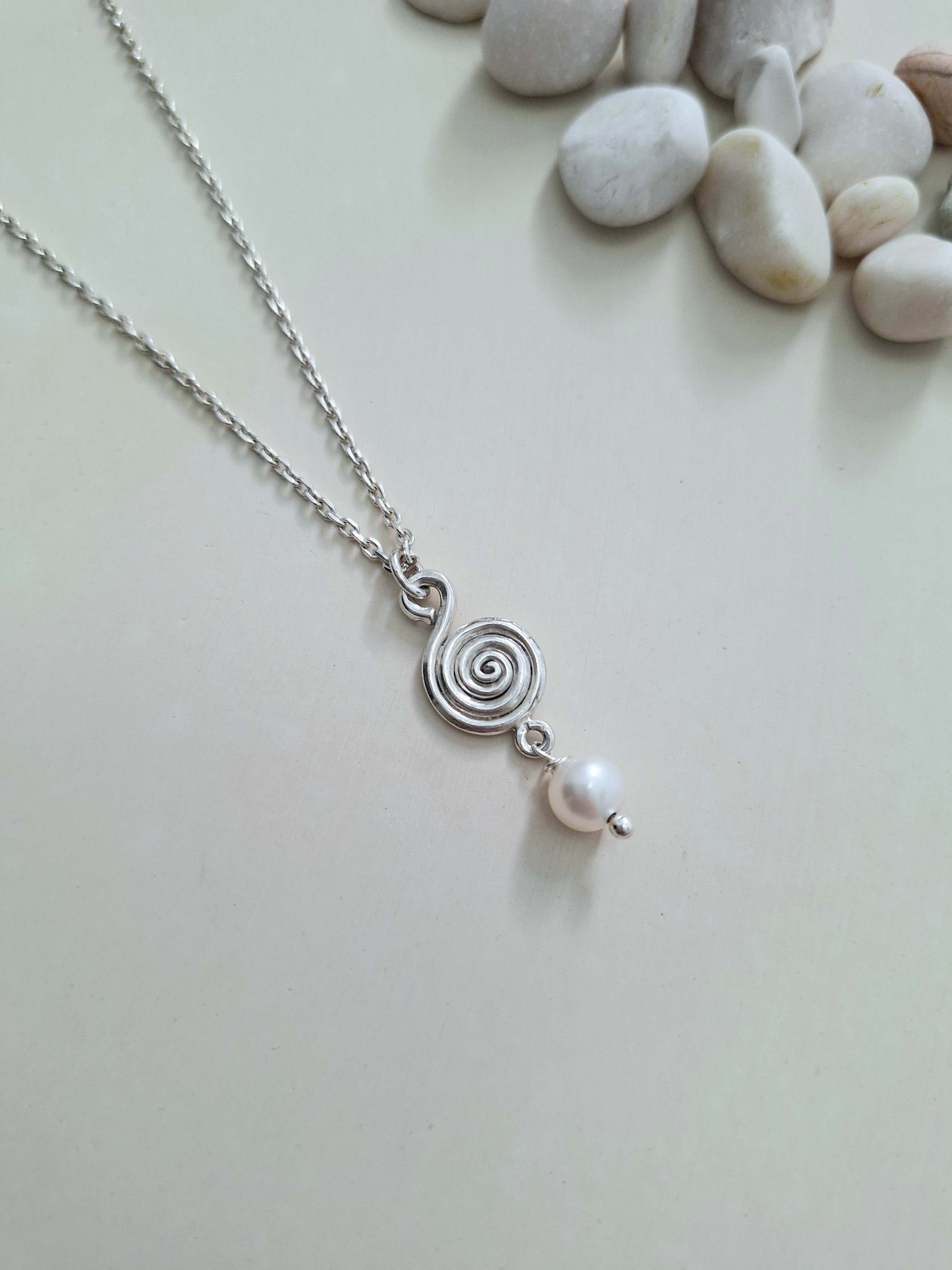 necklace-ema-pearl-petjana 11.jpg