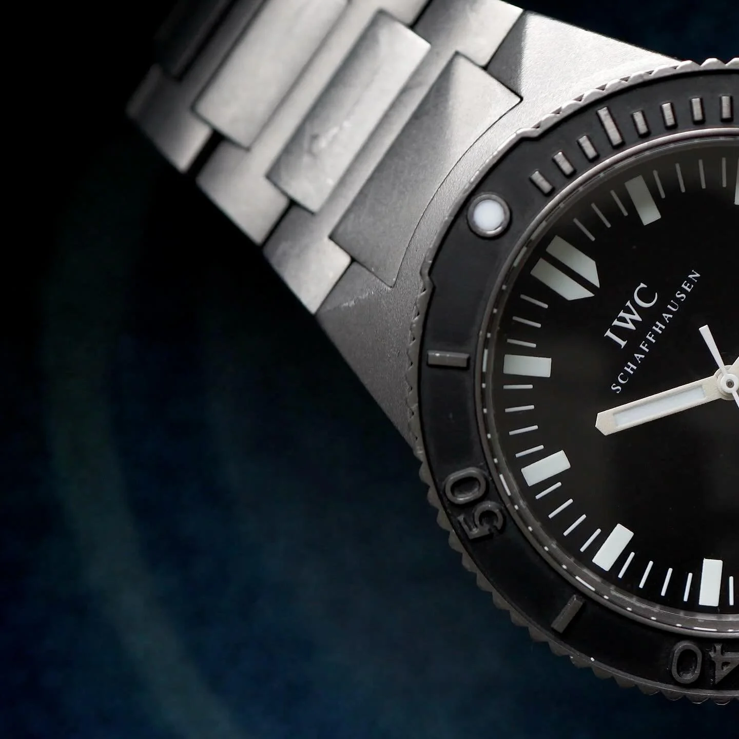 Supremely legible at a glance, and super comfortable on the wrist courtesy of the titanium case and bracelet, the IWC GST Aquatimer is a hidden gem from the 90s
-
Watch the full review: https://youtu.be/vr4M9H0amK8?si=ze-xEPrQftzvn0ub
-
Watch lent in