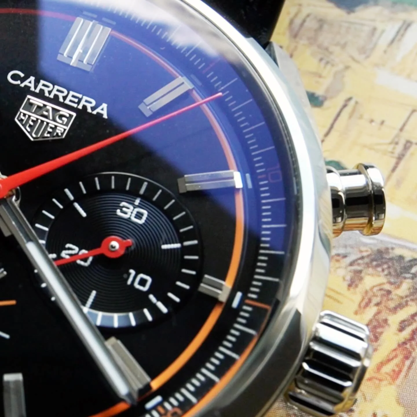 The Heuer Calibre 02 gives this racing chronograph 80 hours of power reserve!
-
Watch the full review - link in bio: @shahlusso 👈🏼
-
#tagheuercarrera #tagheuer #carrera02 #heuer02 #shahlusso