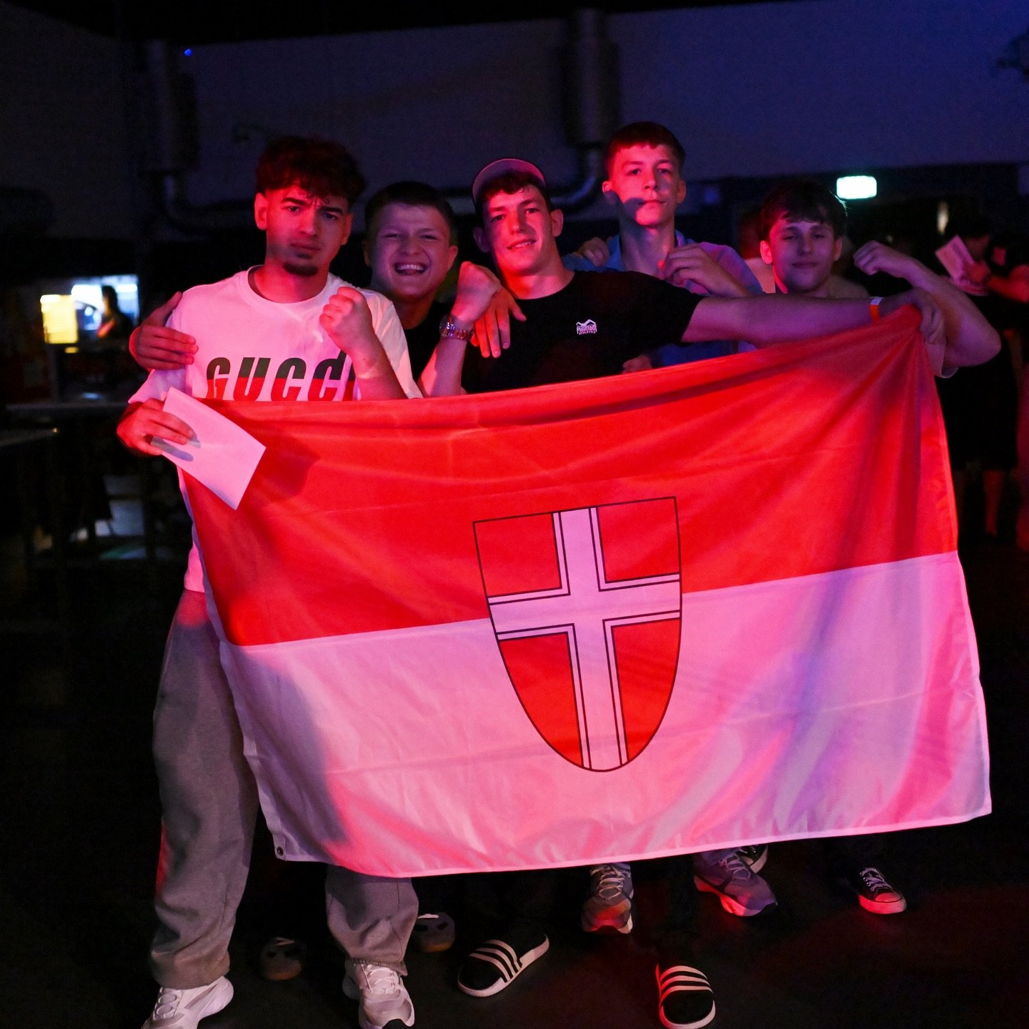 Last weekend @k1_riot 🔥
6 unserer Thaiboxer standen am Samstag wieder im Ring und Alle haben absolute starke Leistungen gezeigt. Jeder einzelne hat alles gegeben, sowohl Technik als auch Herz bewiesen und eine Show abgeliefert. Mit 5 Siegen und eine