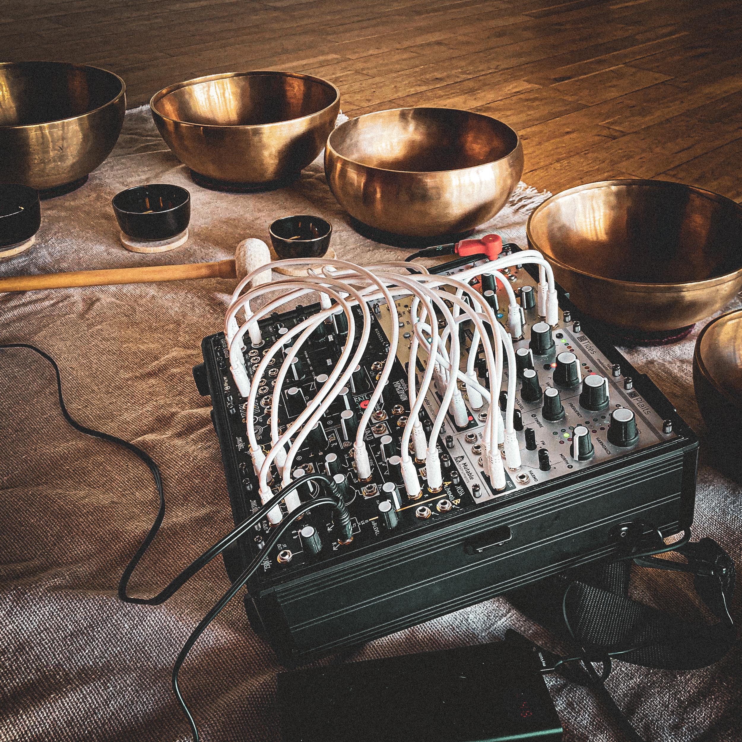  Insula Sound - Yoga & Modular Synth with Steph Wall and Michael Wintle-Brown 