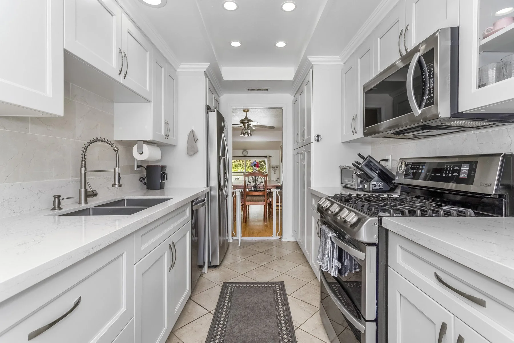 17109 Palisades Circle - MLS & Instagram Size (18).jpg