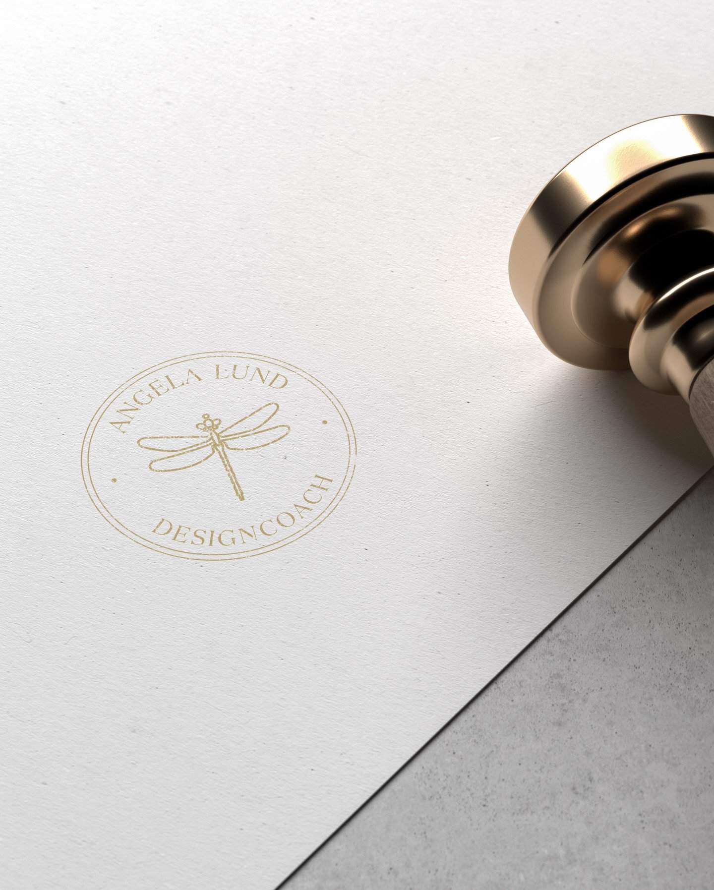 2026 with a clear direction.

I design digital solutions grounded in 20 years of experience &mdash; from industrial design for international brands to complete brand identities for ambitious entrepreneurs.

Every project reflects the same principles: