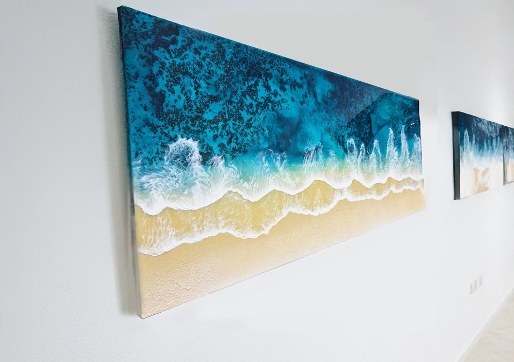 Detailed view of the ocean resin art hlighting its intricate textures and vibrant ocean colours.