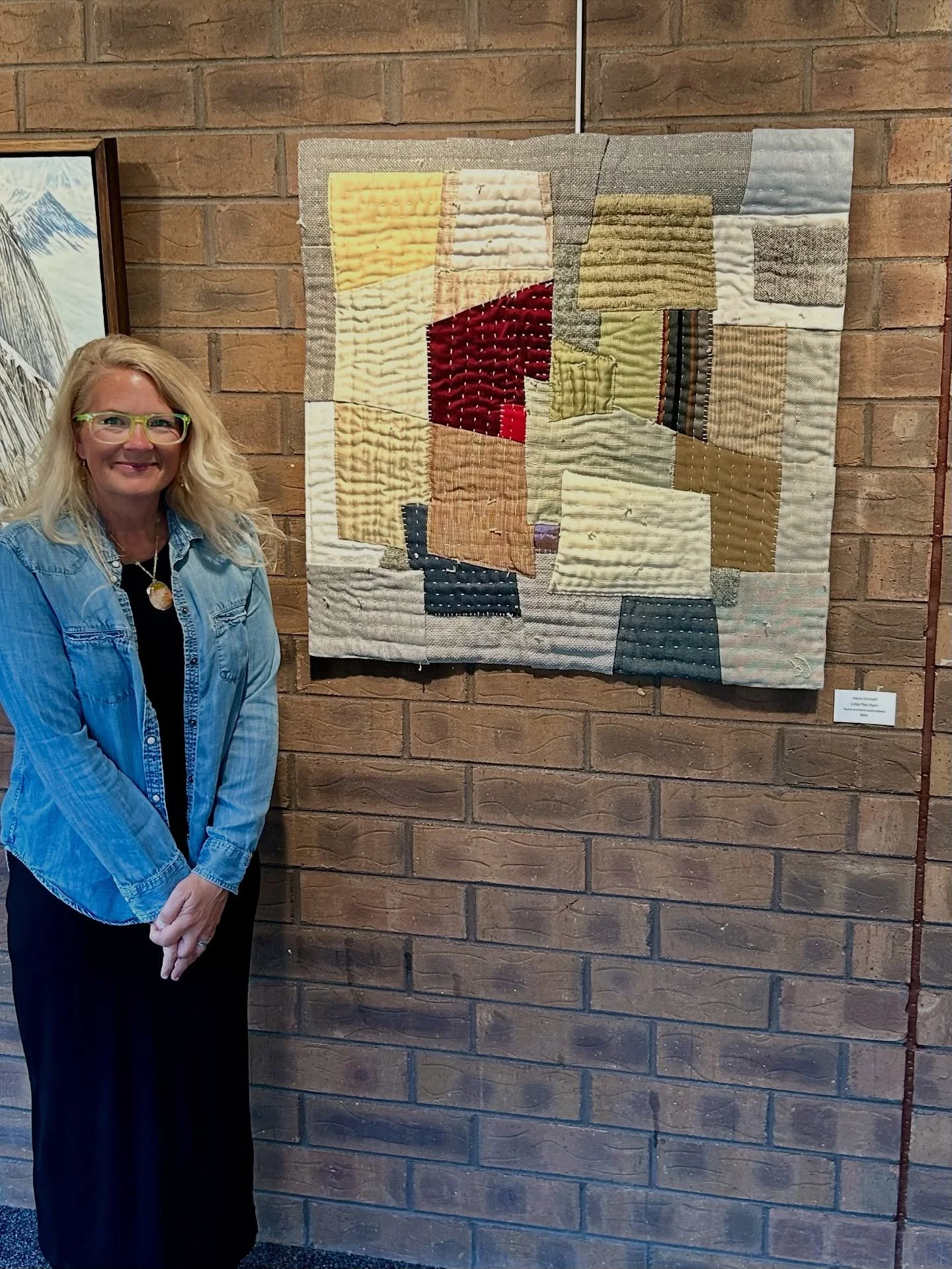 What an enchanted evening in September tonite was! 

Little Red Barn
32&rdquo; x 32&rdquo; x 1&rdquo;
Textiles from furniture makers / yarn

Honored to be included in Vicinity 2025 a fine art show presented by the Norris Cultural Arts Center St. Char