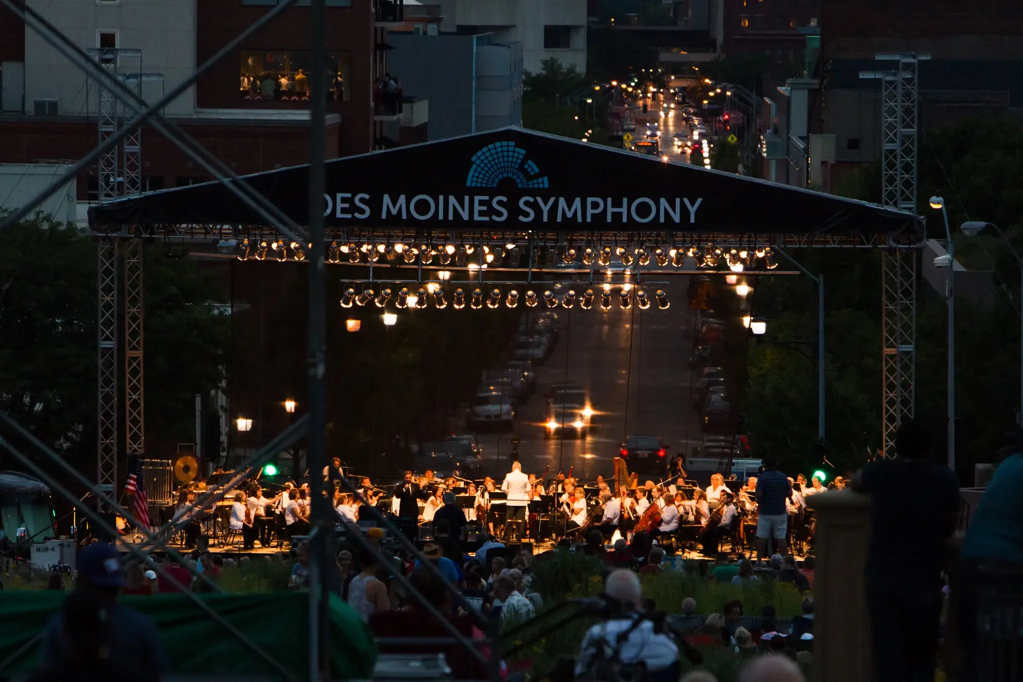Des Moines Symphony playing at Yankee Doodle Pops.