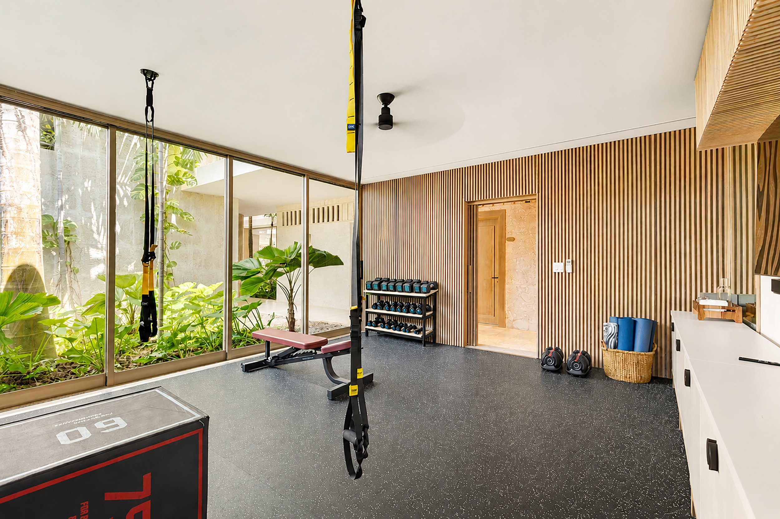 037-gym.jpg