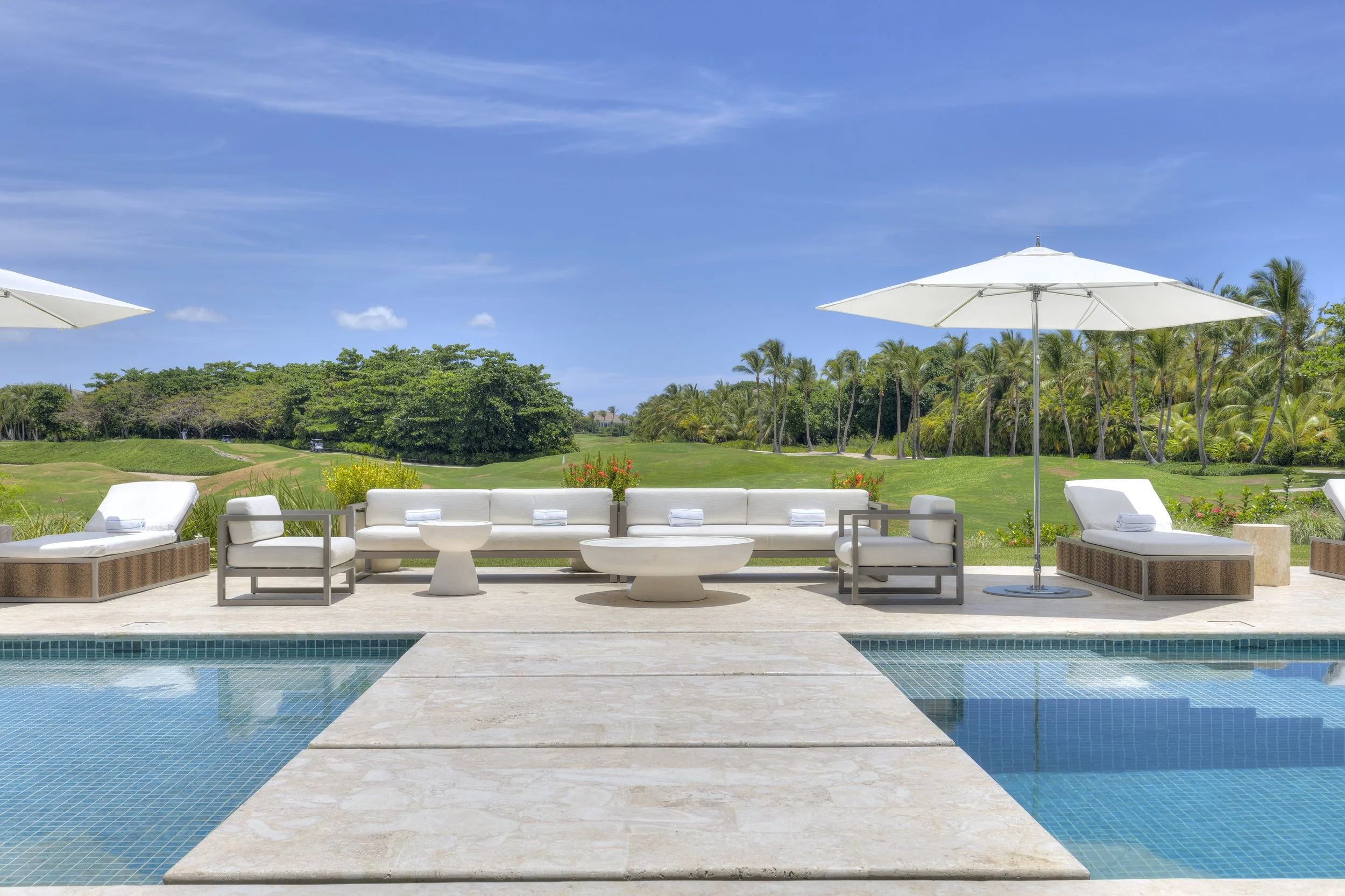 042-pool side.jpg