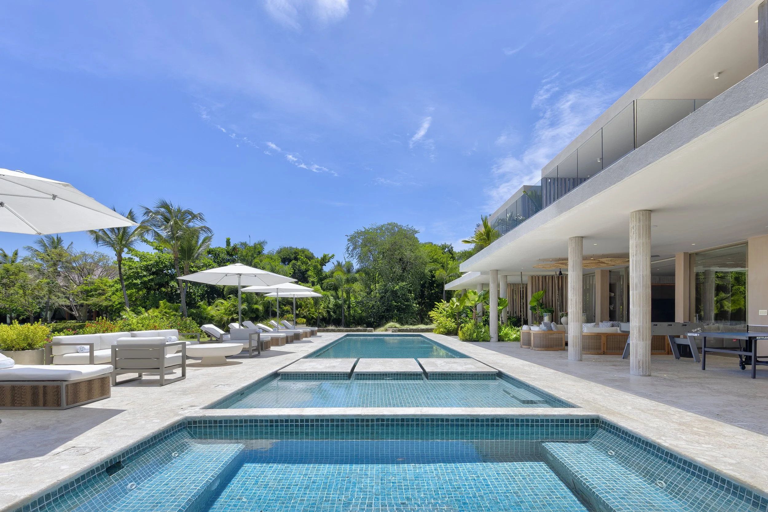 043-pool side.jpg