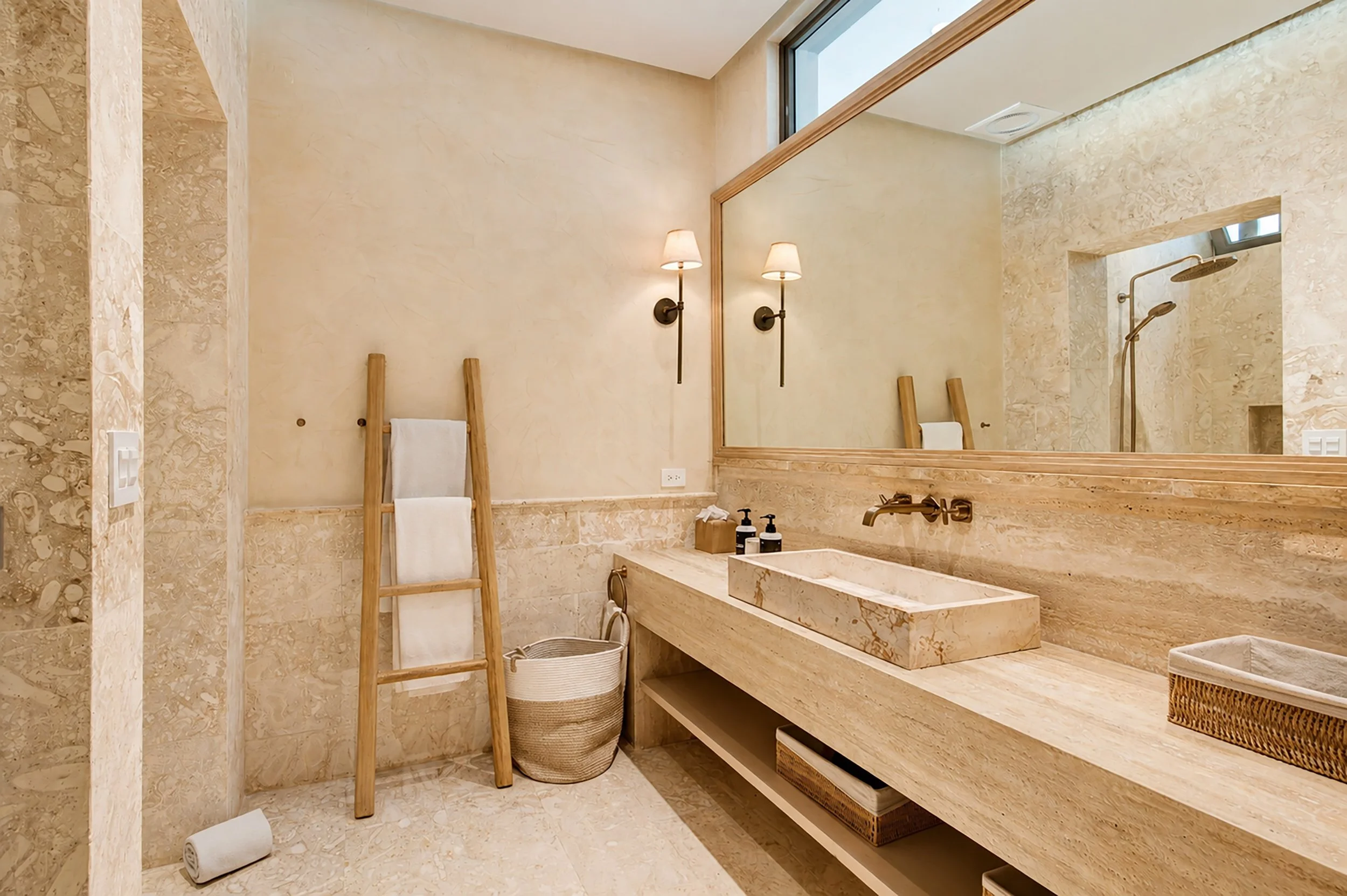 019-third bathroom.jpg