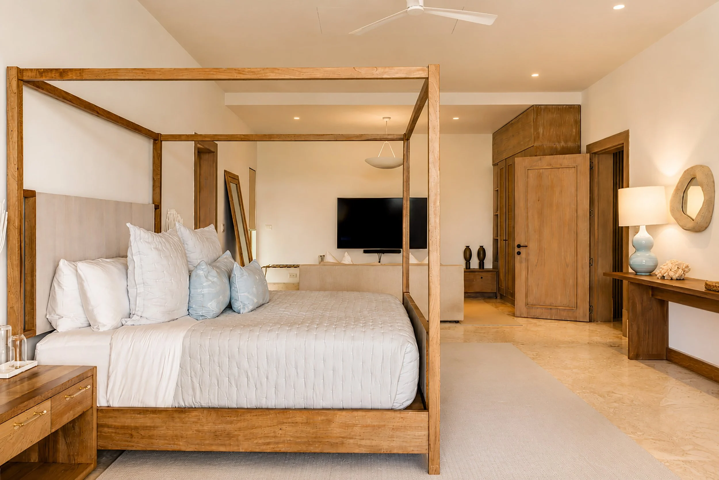 012-first bedroom.jpg