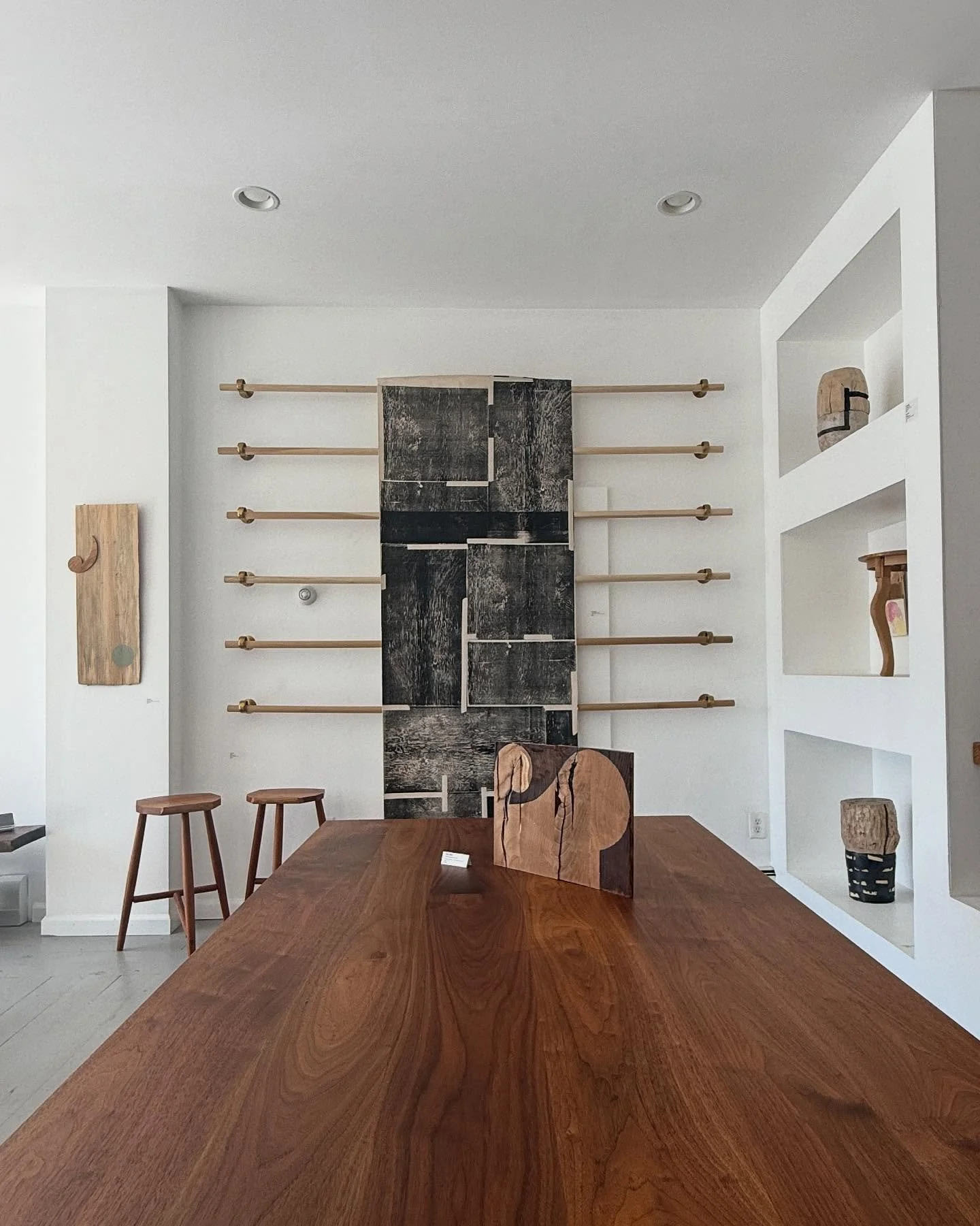 Our doors will be opened Thursday thru Sunday this week hosting 𝙋𝙀𝙍𝙀𝙂𝙍𝙄𝙉𝘼𝙏𝙄𝙊𝙉, a beautiful show featuring the work of Janis Stemmermann and Russell Steinert set amongst the armature of furniture made by incredibly talented upstate makers