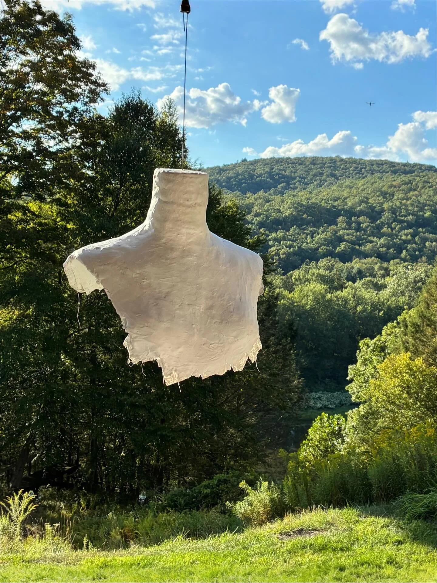 BTS of our upcoming exhibition.
We are humbled and grateful for the opportunity to present 𝘿𝙖𝙧𝙮𝙡 𝙆 : 𝙄 𝘼𝙢 𝙈𝙮 𝙈𝙪𝙨𝙚 curated by Nina Stritzler-Levine.
Nina kindly describes Verse as, “an important venue for this exhibition because